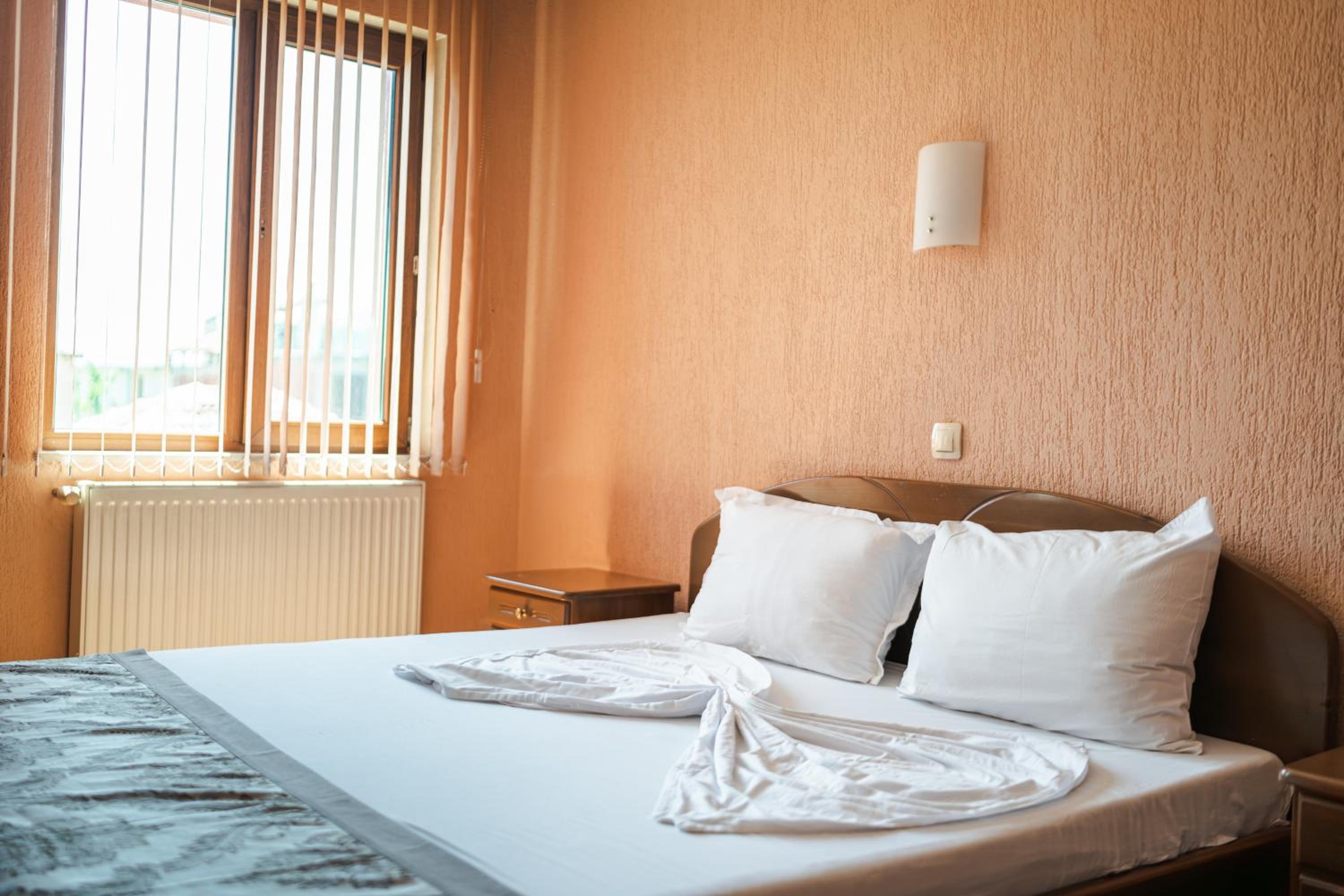 Suite with Balcony (6 Adults)