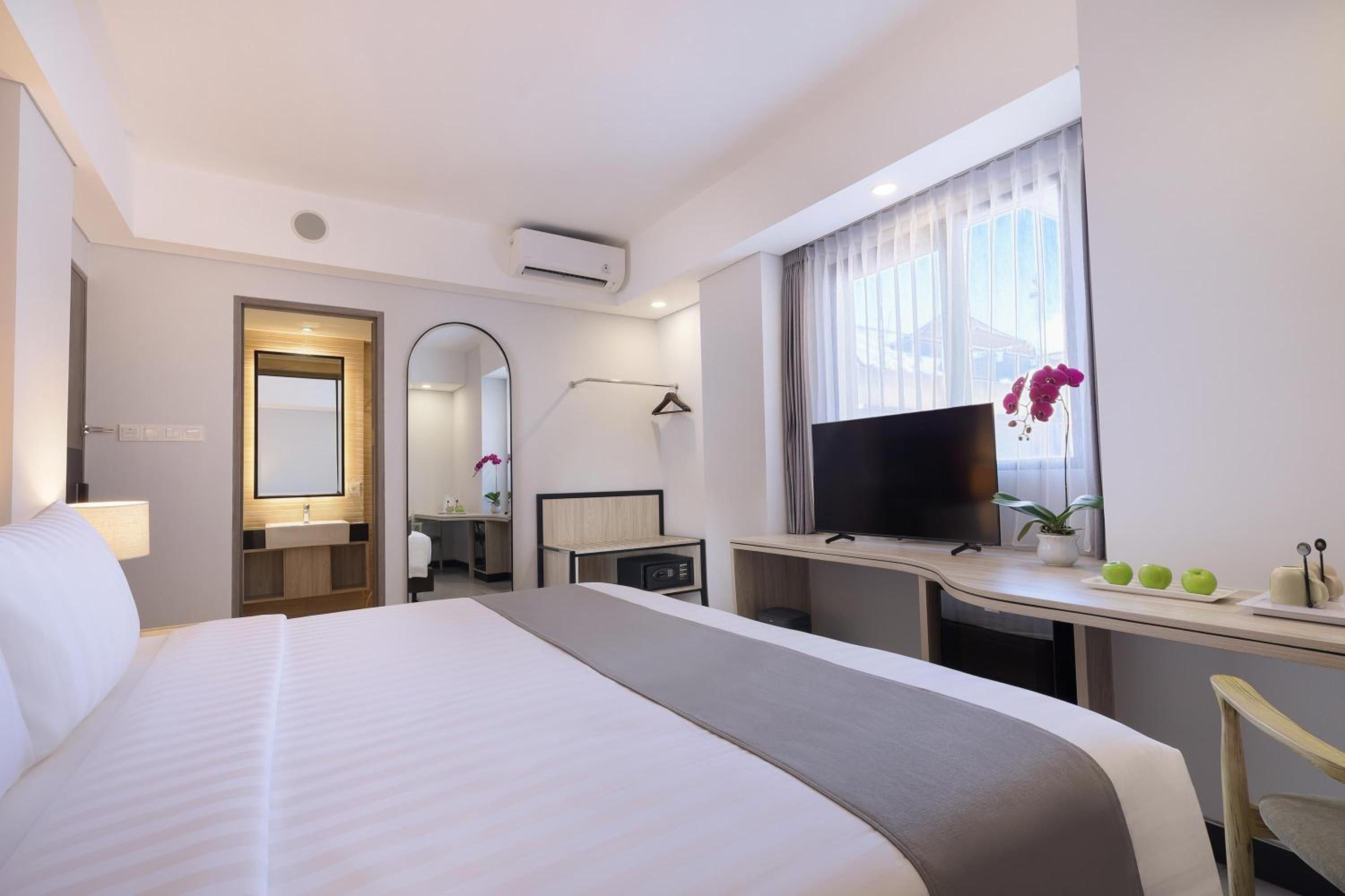 Superior Double Room (Newly Renovated) - Photo 4
