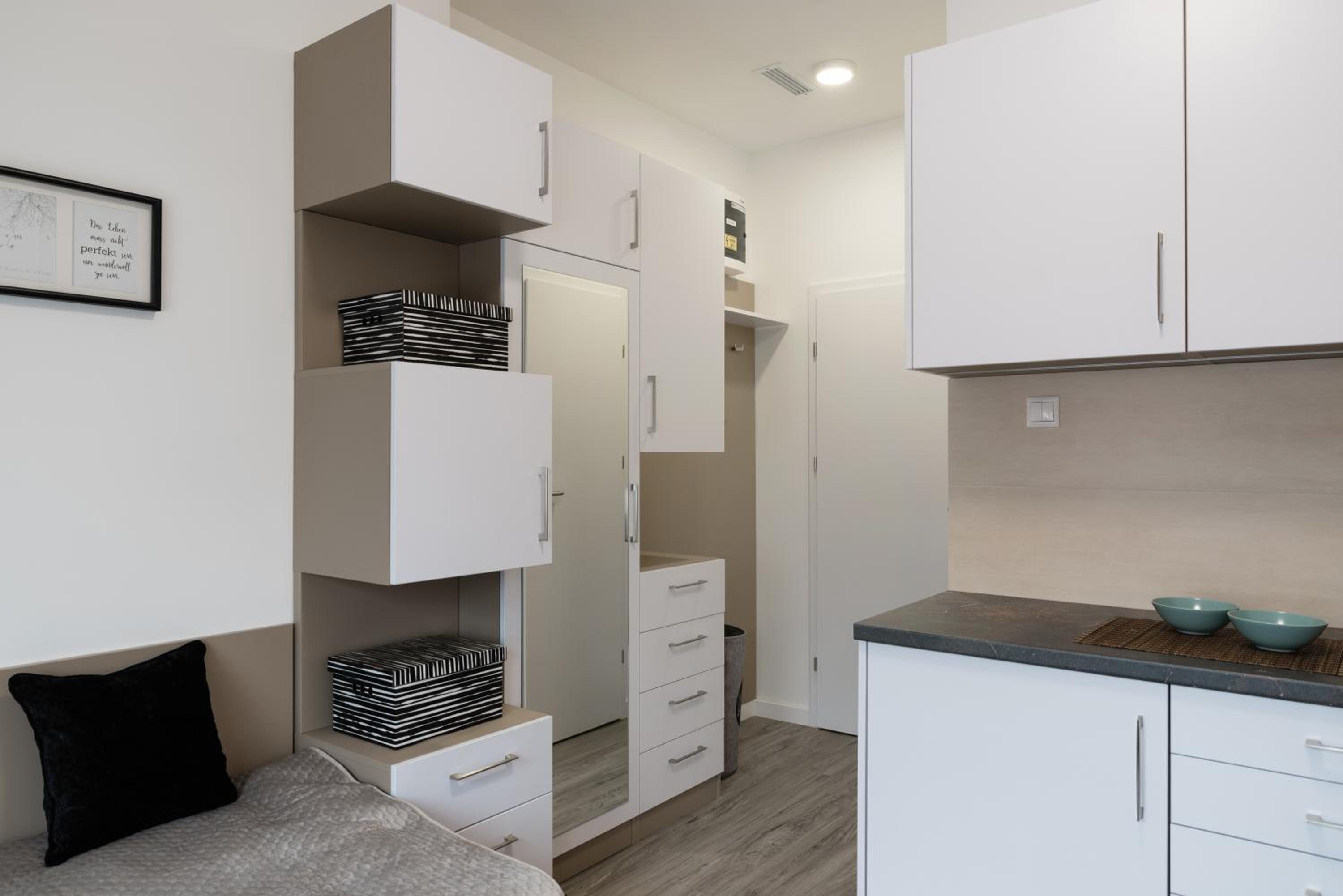 Single Room with Private Bathroom photo 3