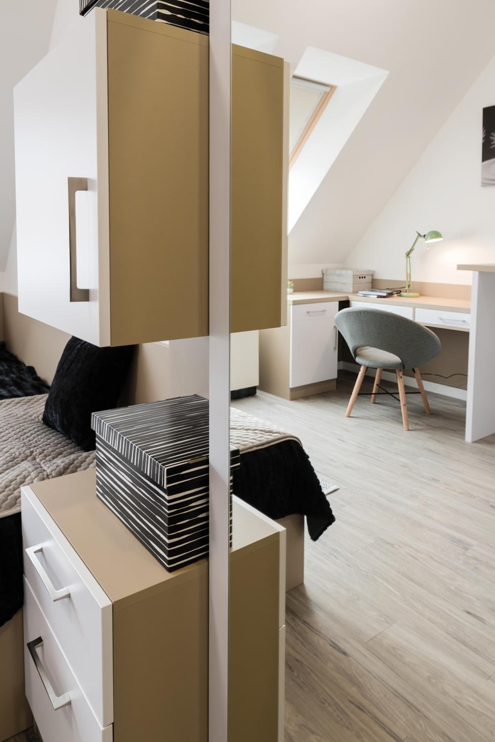 Single Room with Private Bathroom photo 2