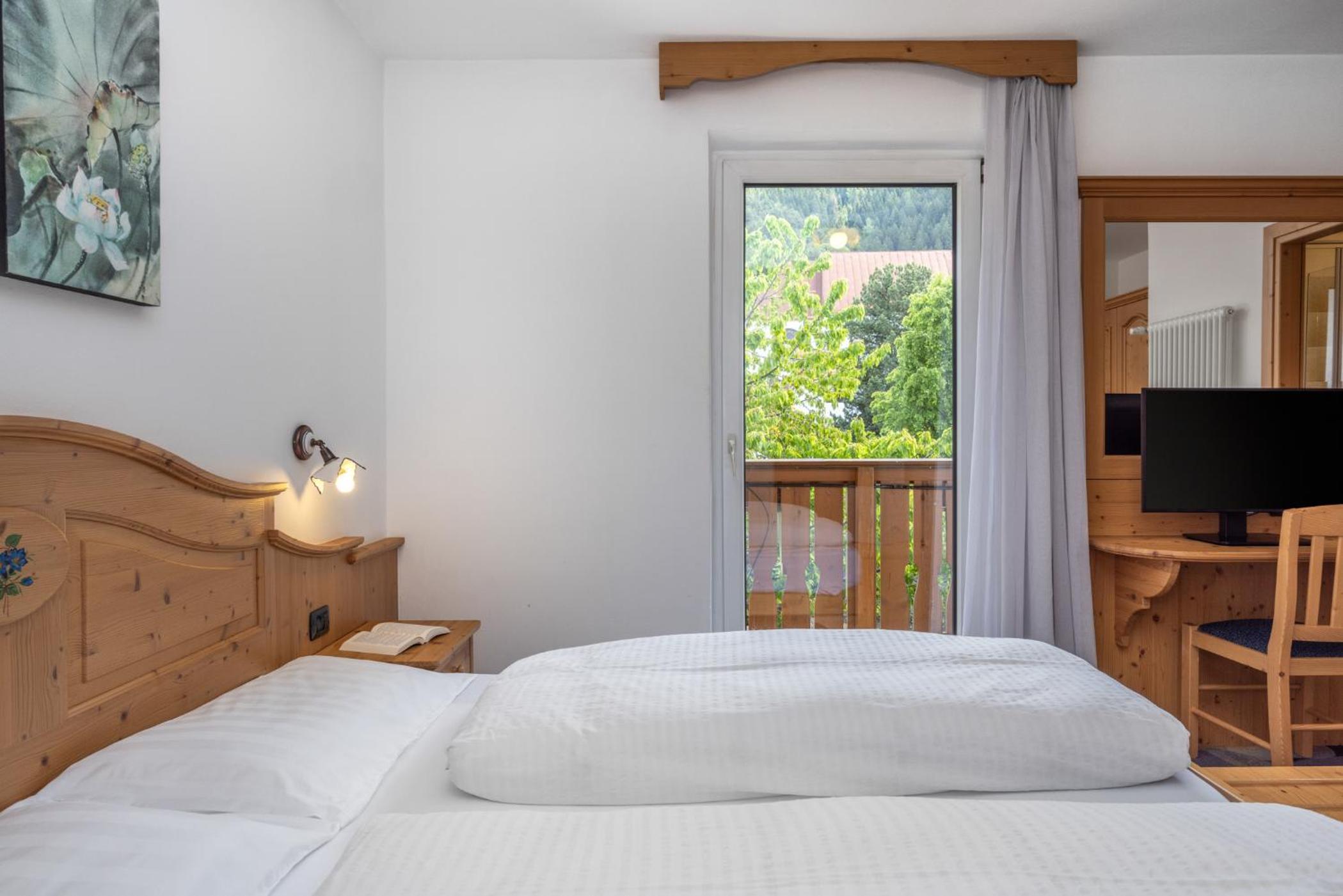 Standard Double Room - Photo 3
