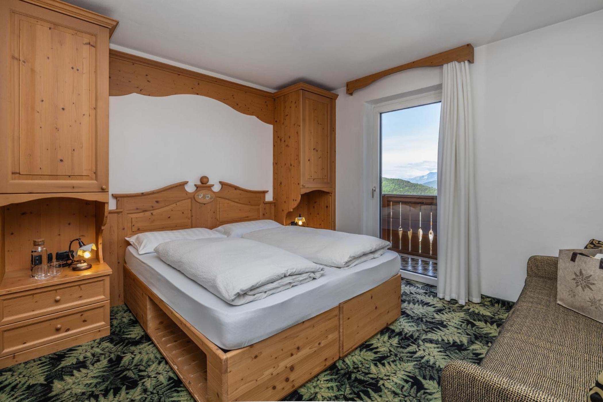 Double or Twin Room with Balcony photo 1