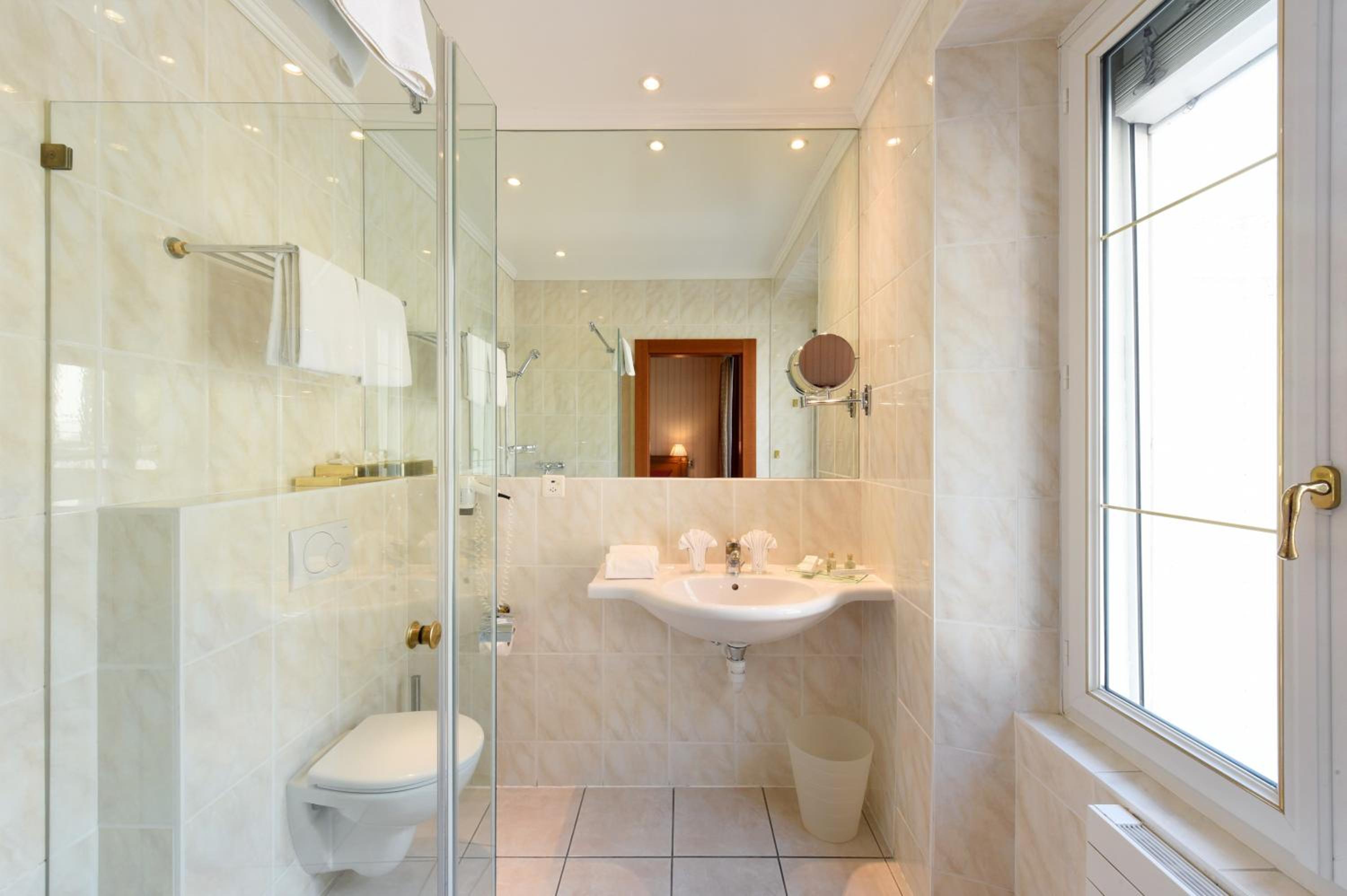 Standard Double Room City Side - Photo 3