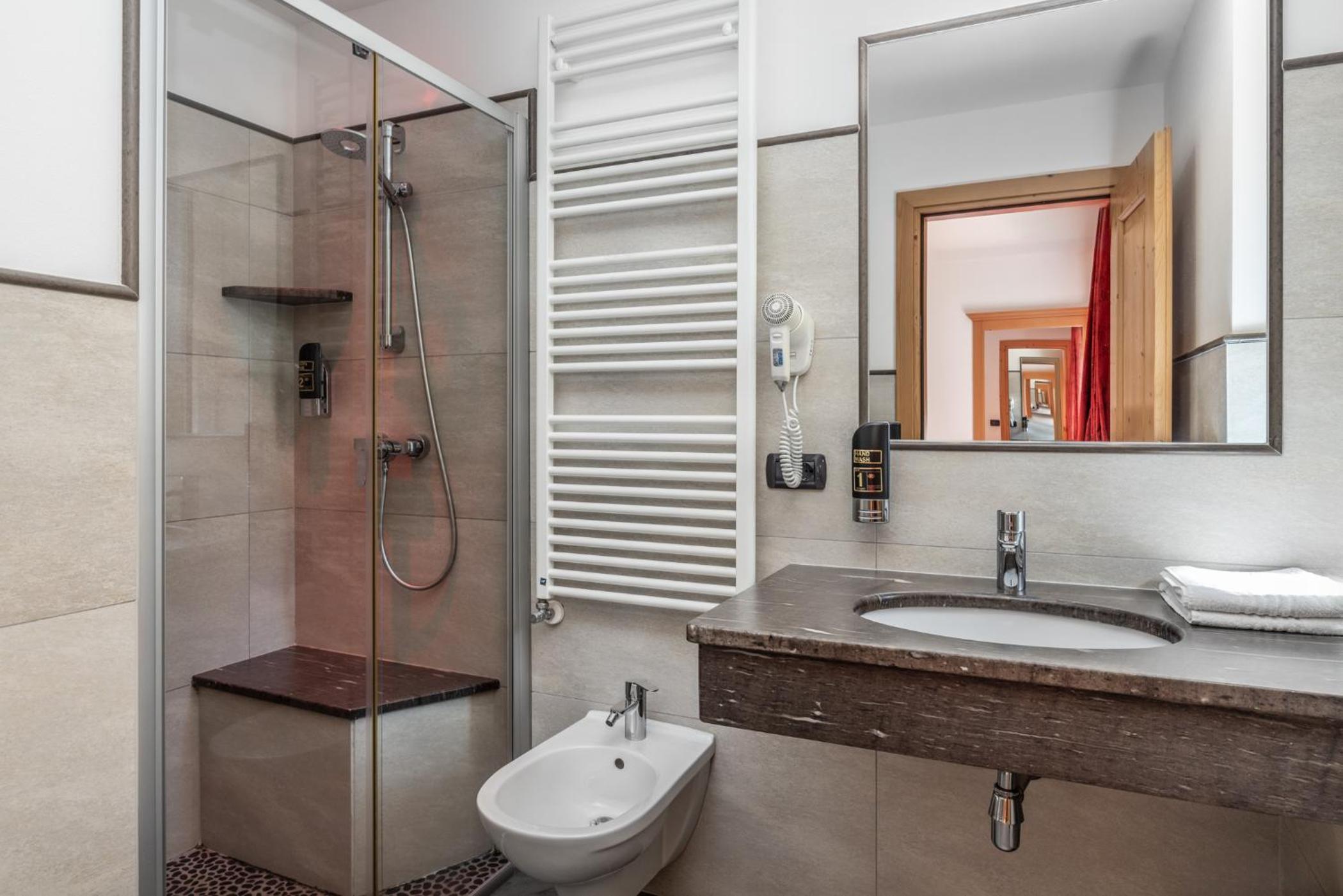 Double Room - Photo 3