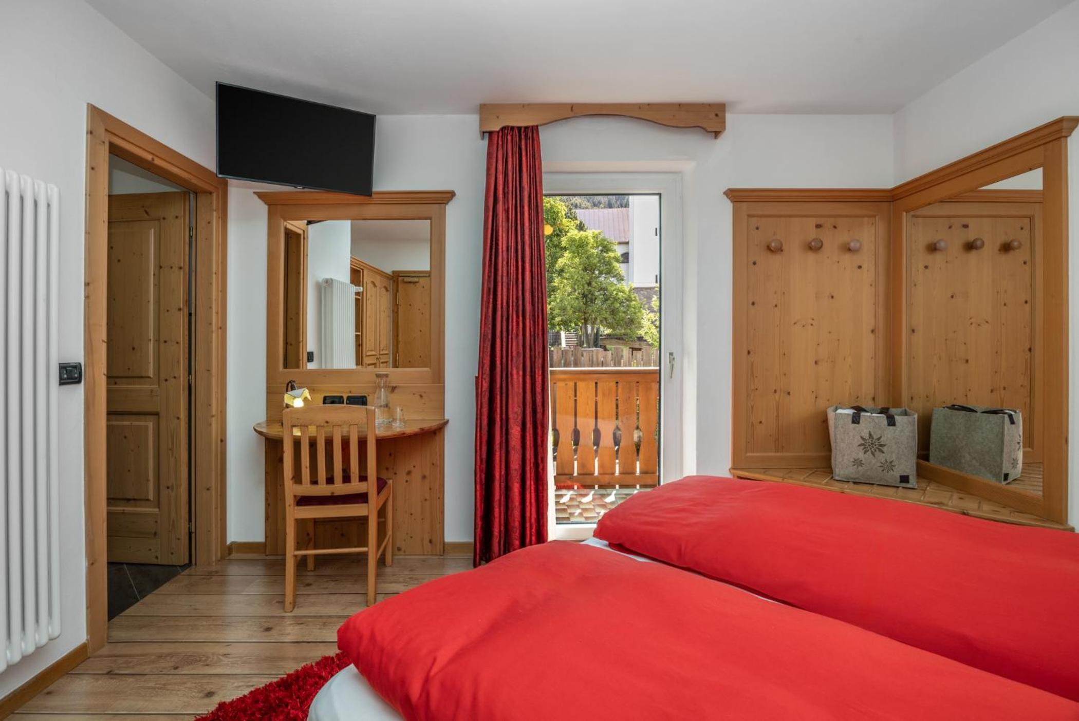 Double Room - Photo 5