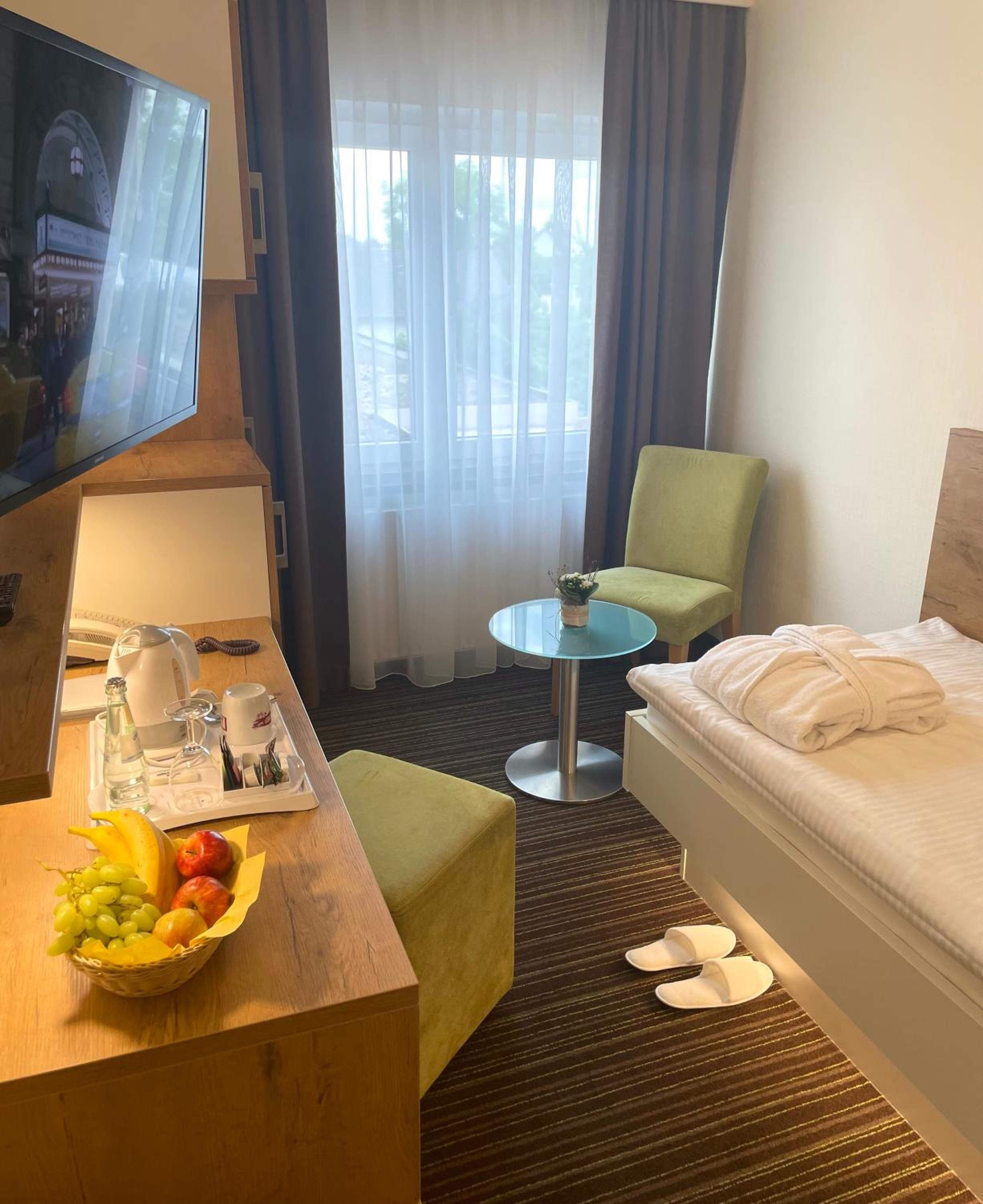 Single Room photo 3