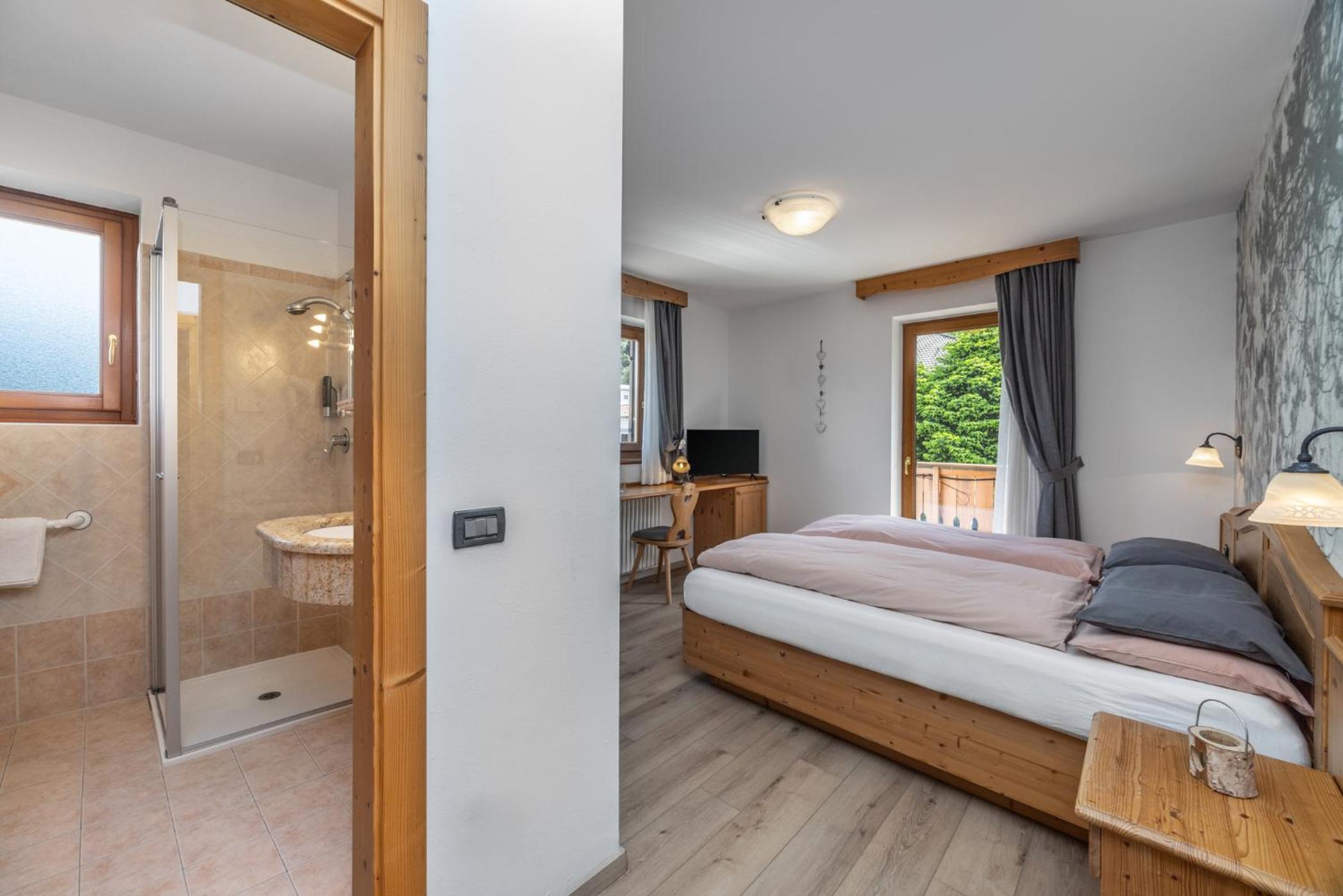 Double Room - Photo 9