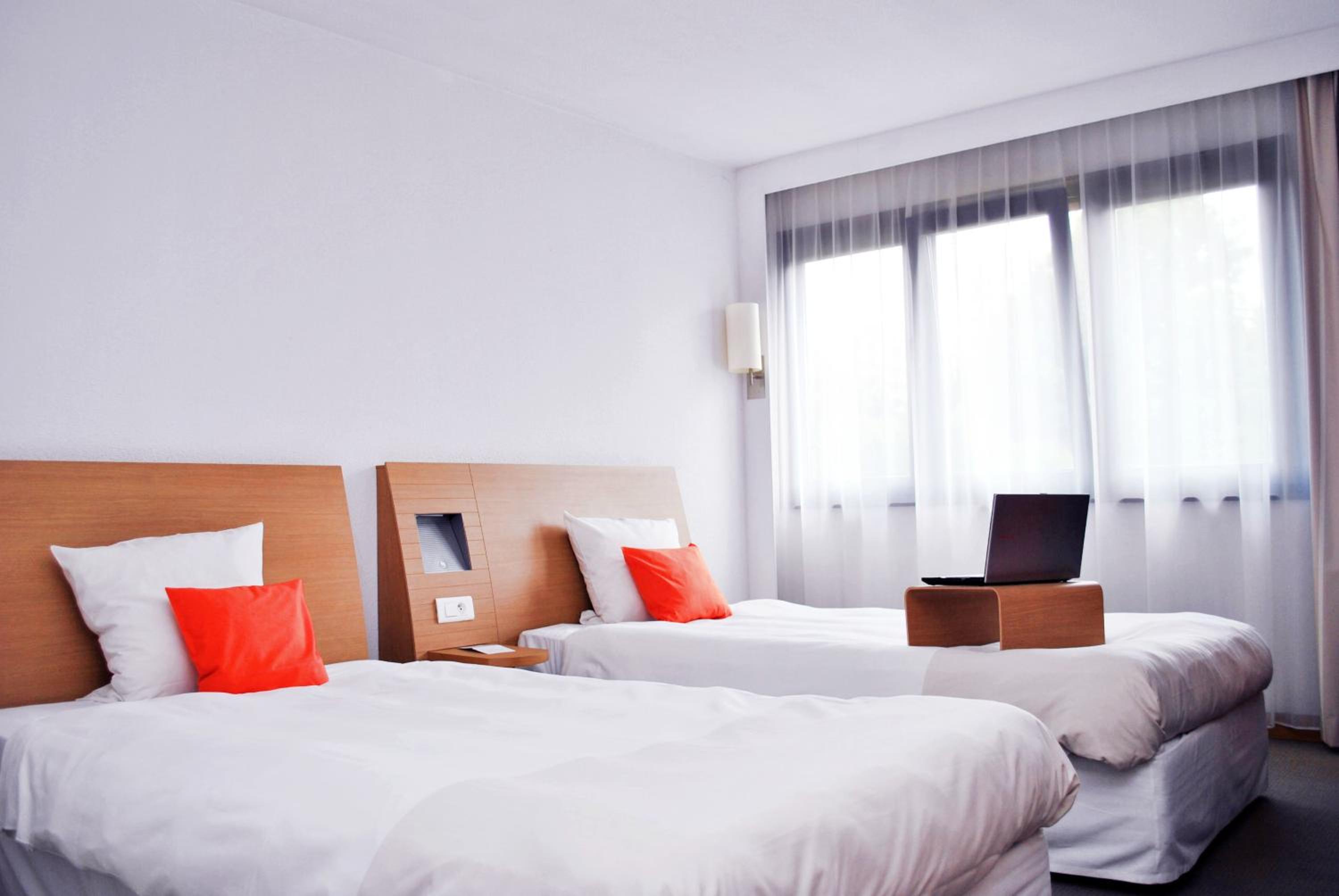 Standard Twin Room - Photo 2