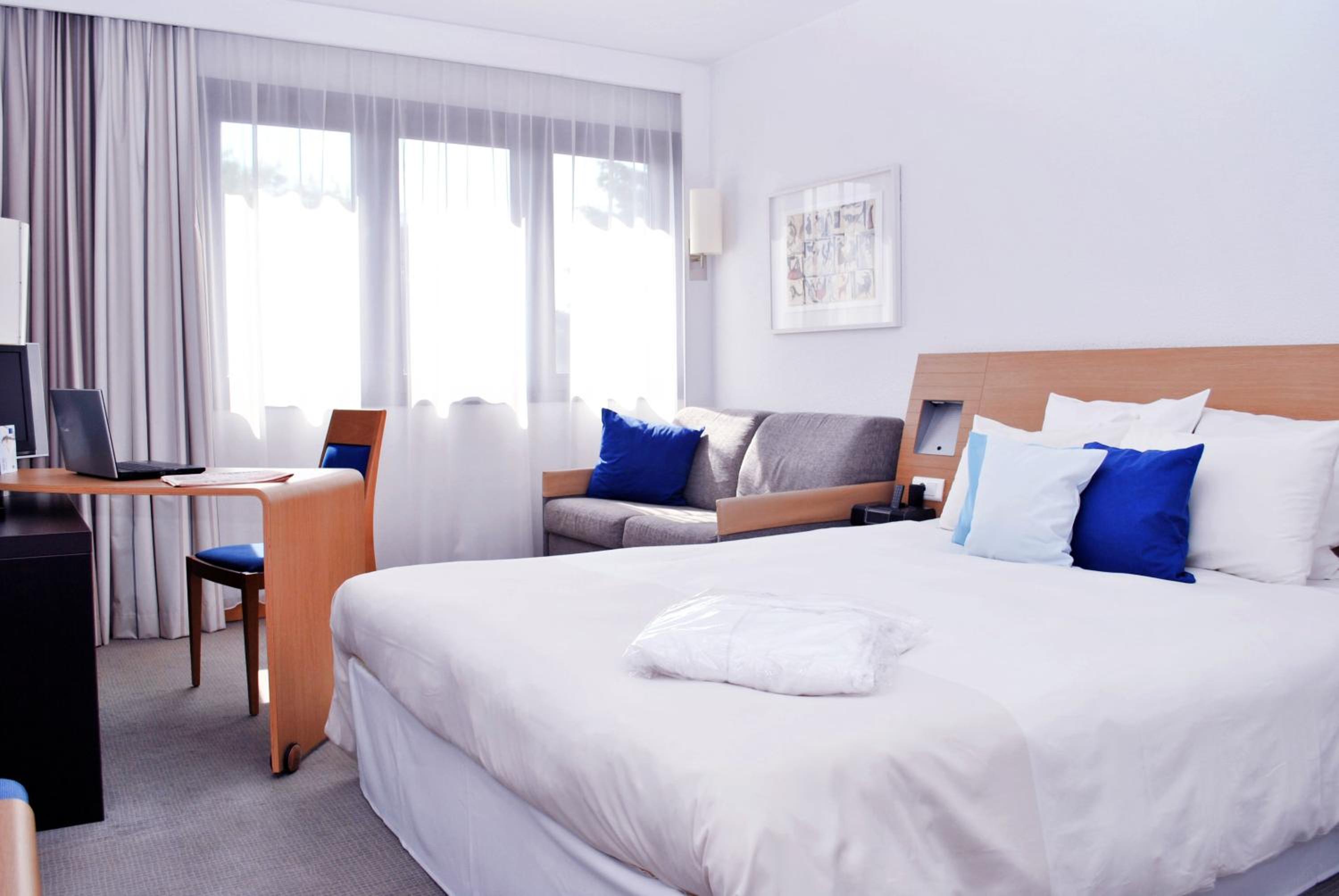 Executive Room - Photo 6