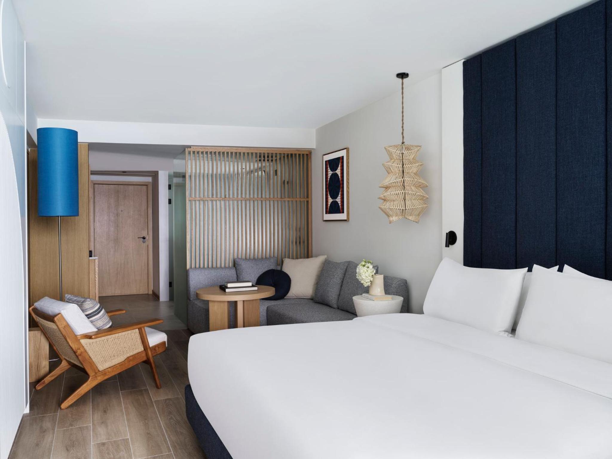 Premium King Room with Private Plunge Pool and Sea View thumbnail 5