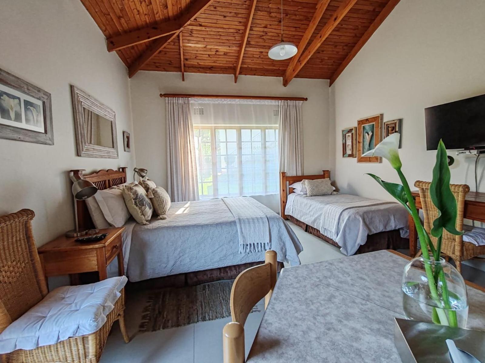 Double or Twin Room with Bathroom - Photo 1