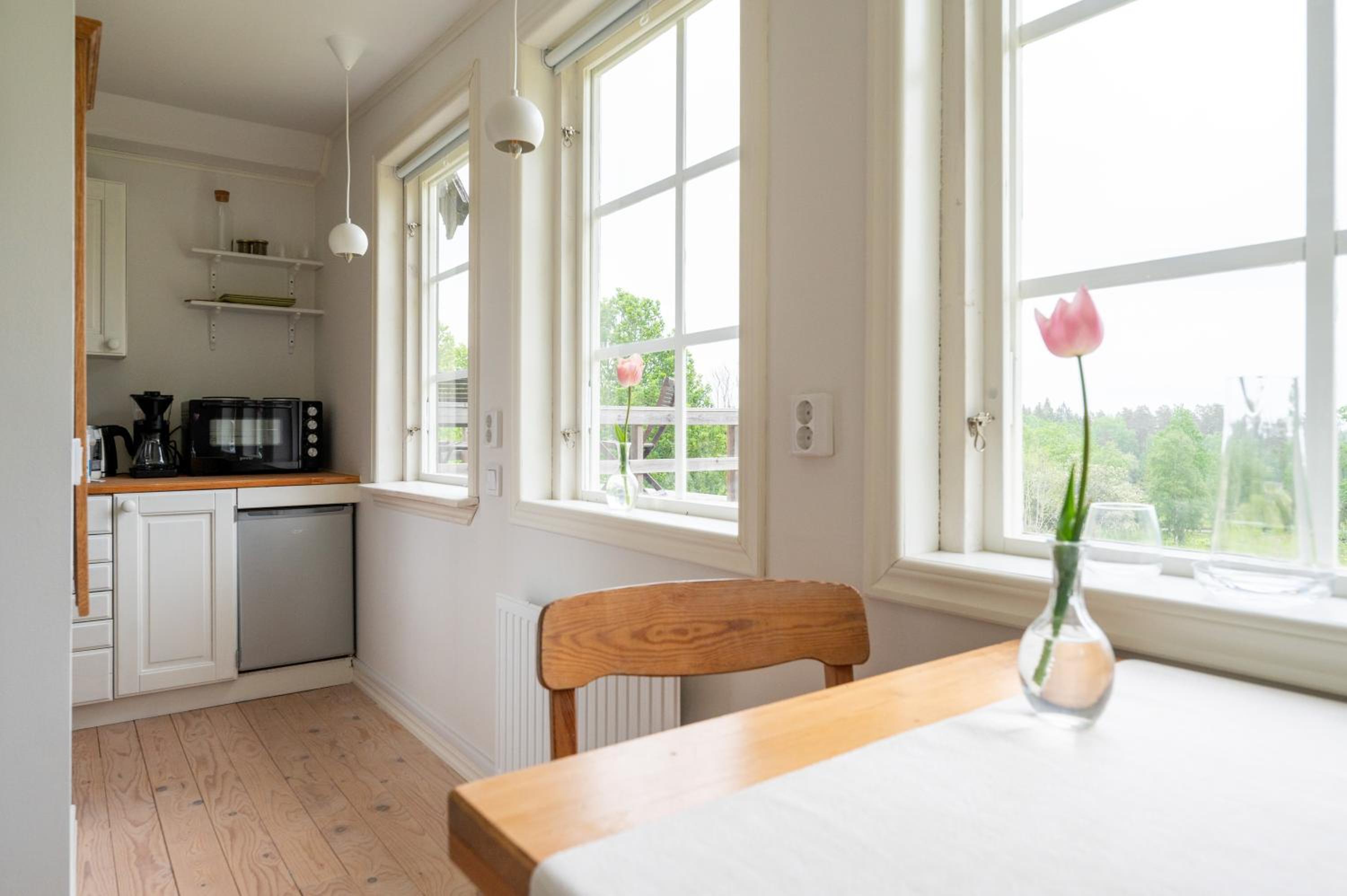 One-Bedroom House - Photo 3
