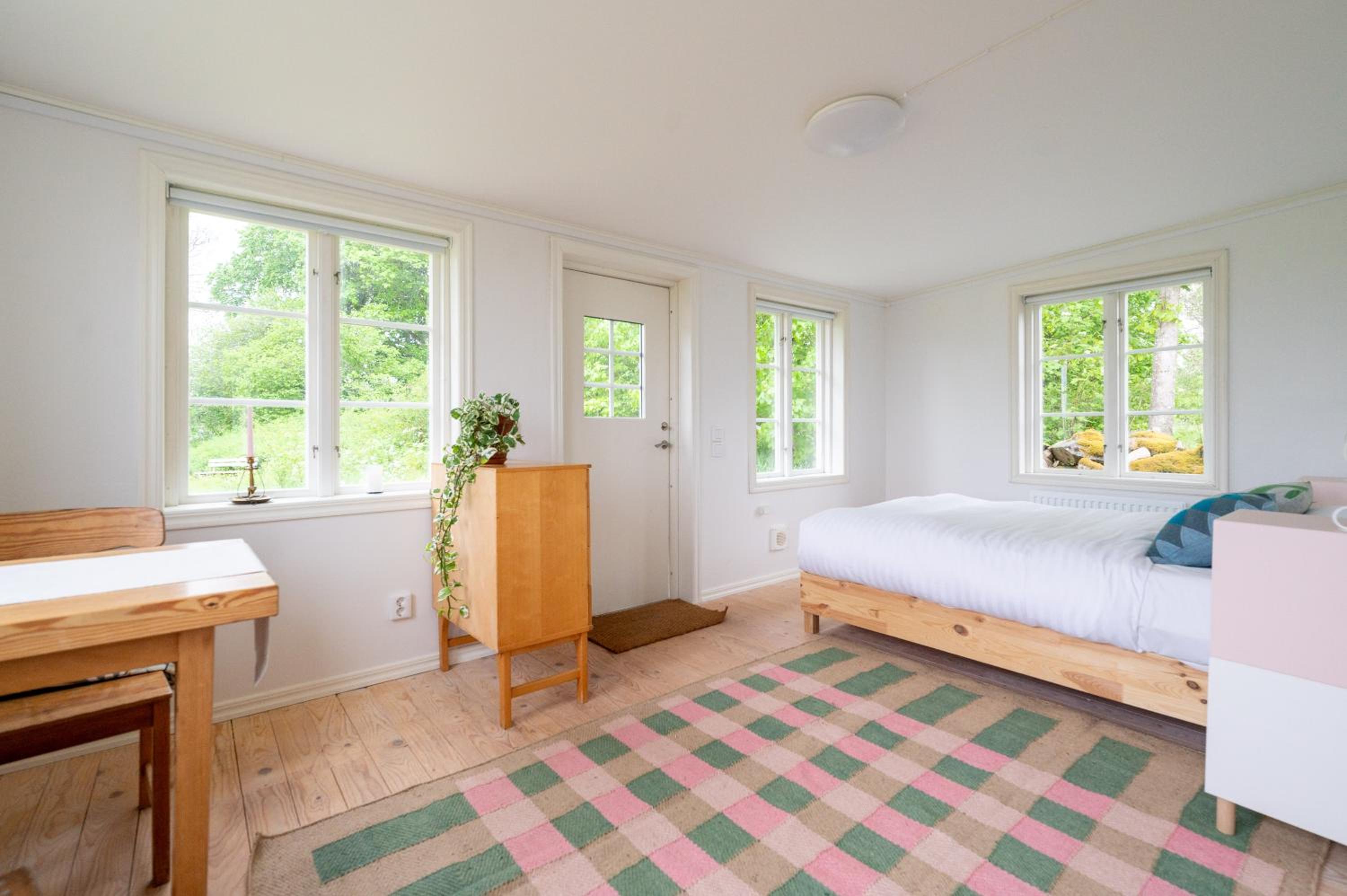 One-Bedroom House - Photo 4