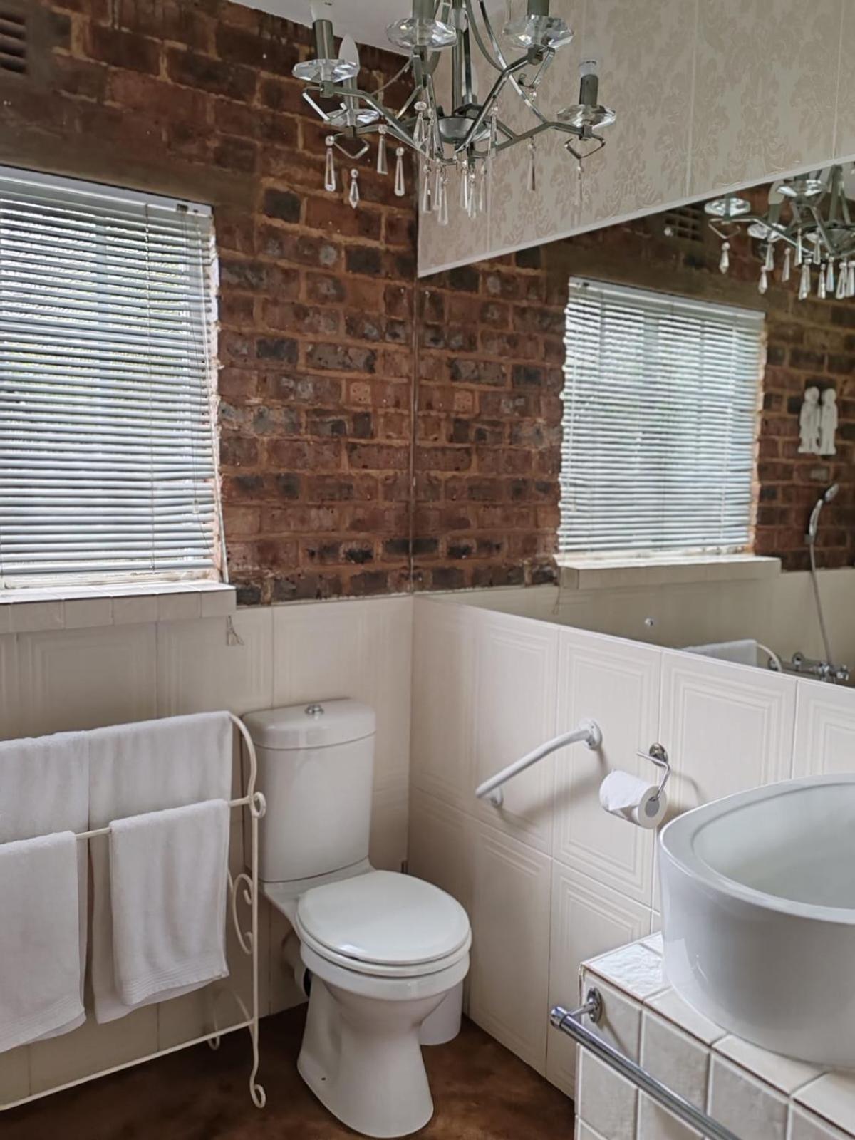 Double Room with Private Bathroom - Photo 7