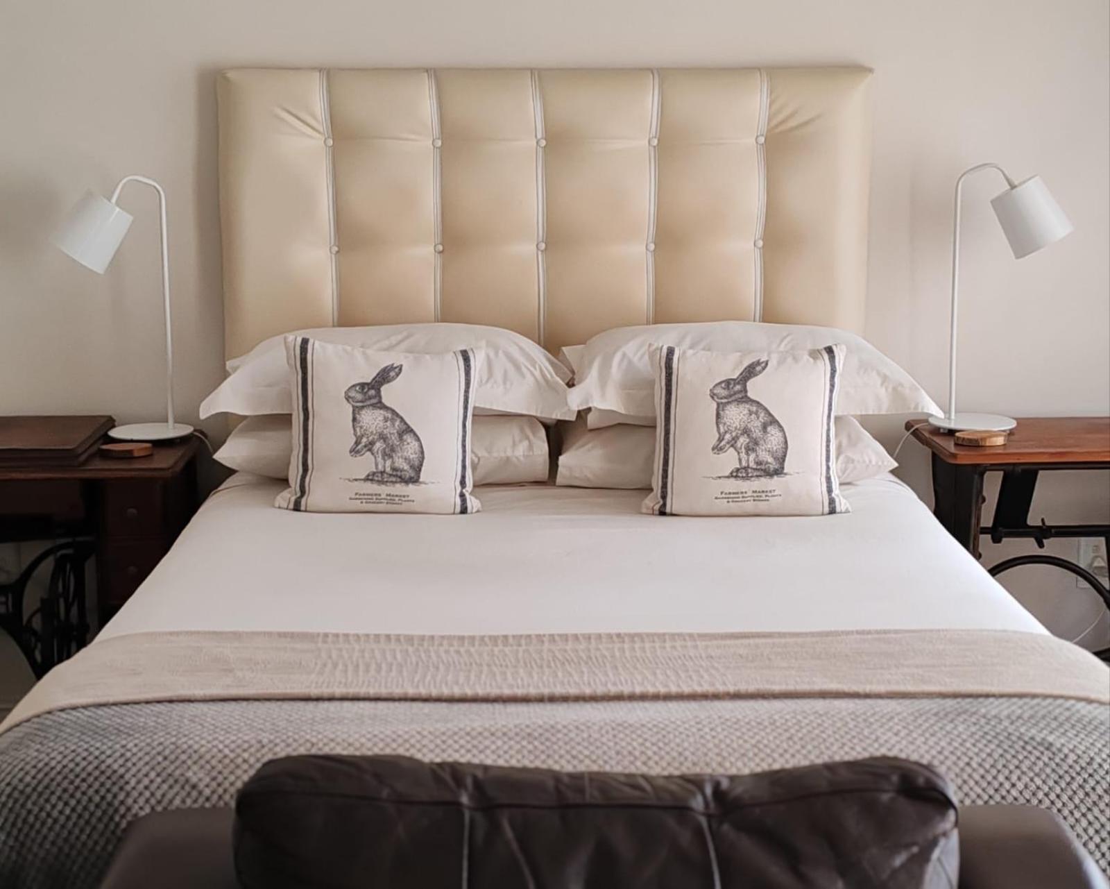 Double Room with Private Bathroom - Photo 8
