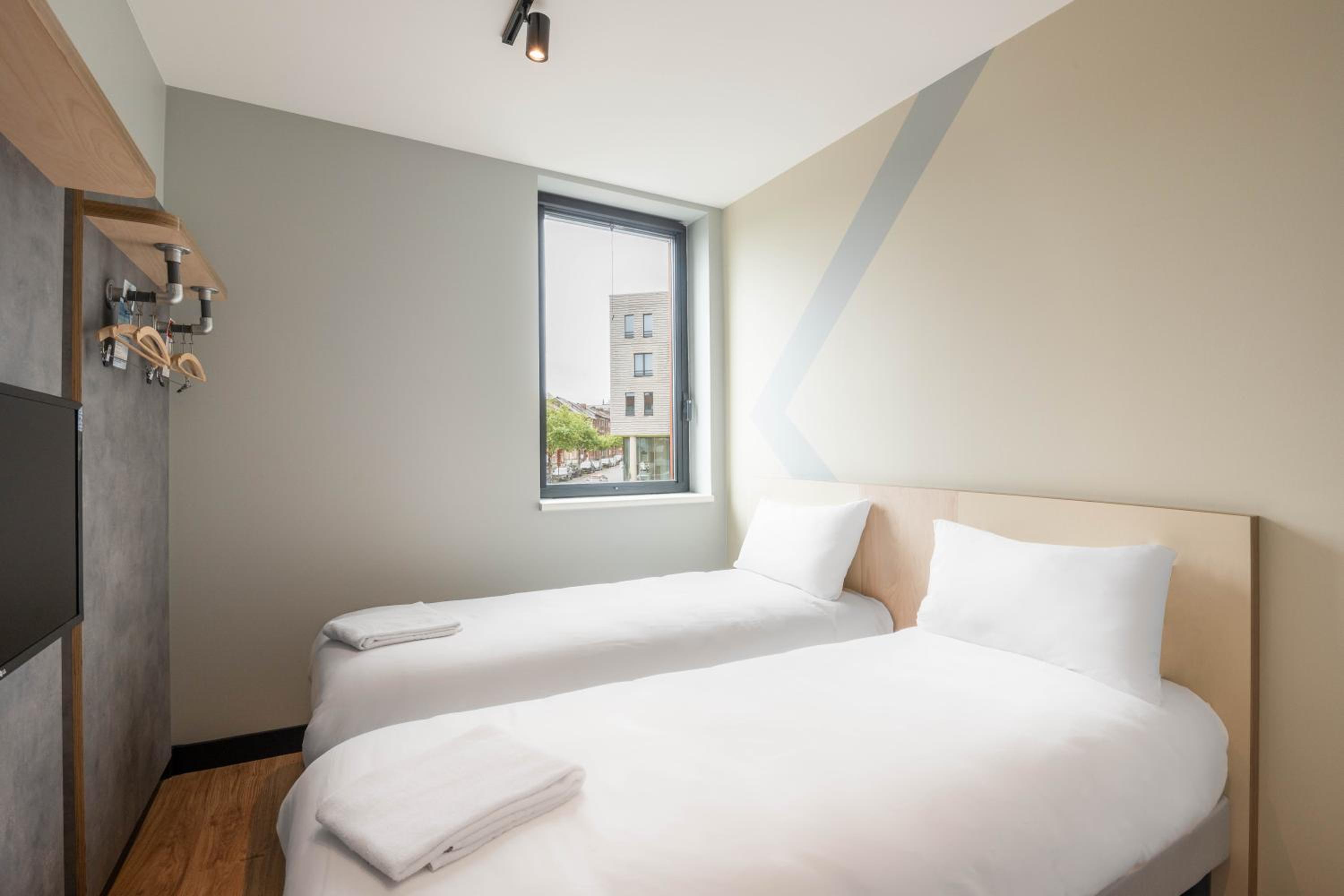 Classic Twin Room - Photo 3