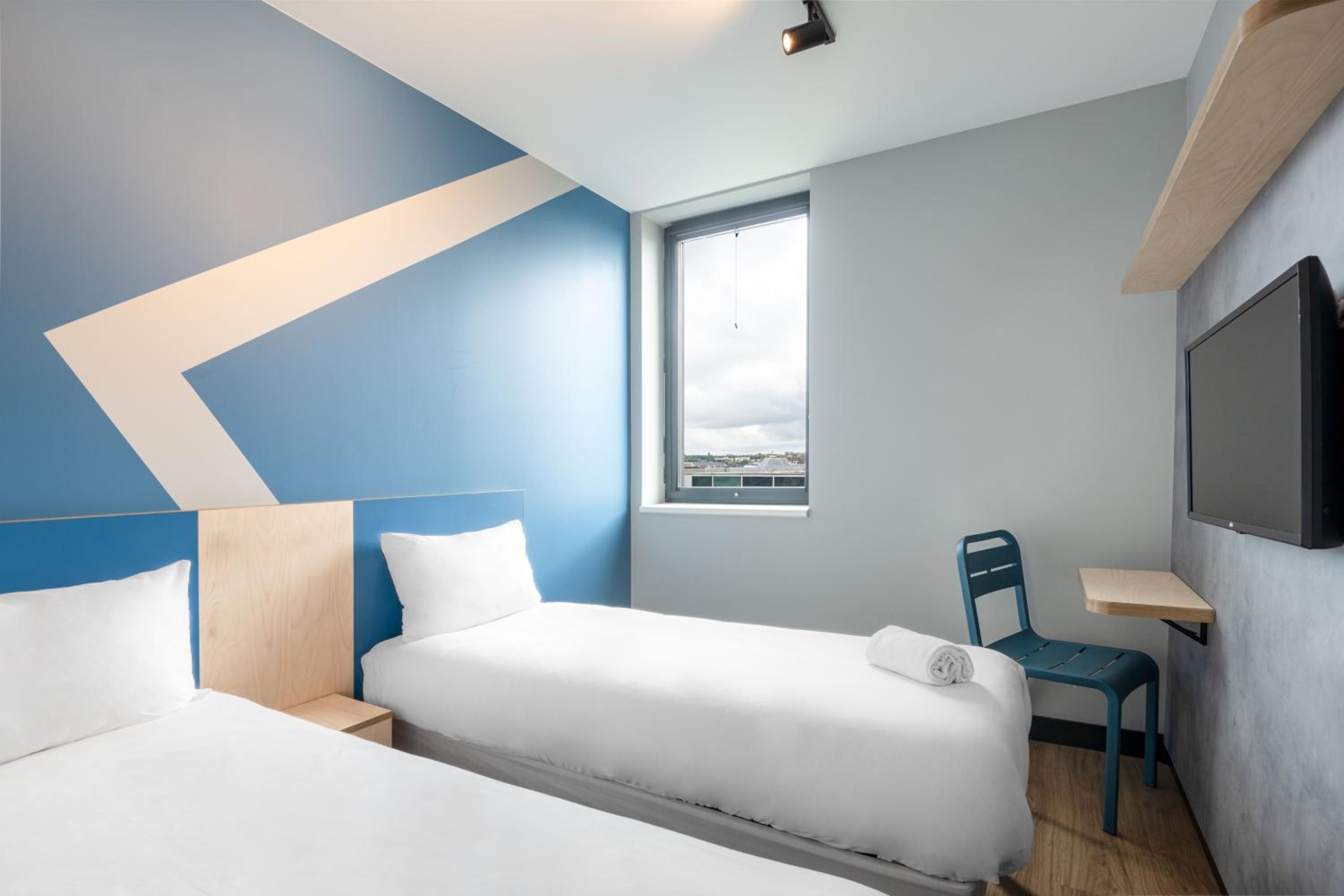 Classic Twin Room - Photo 4