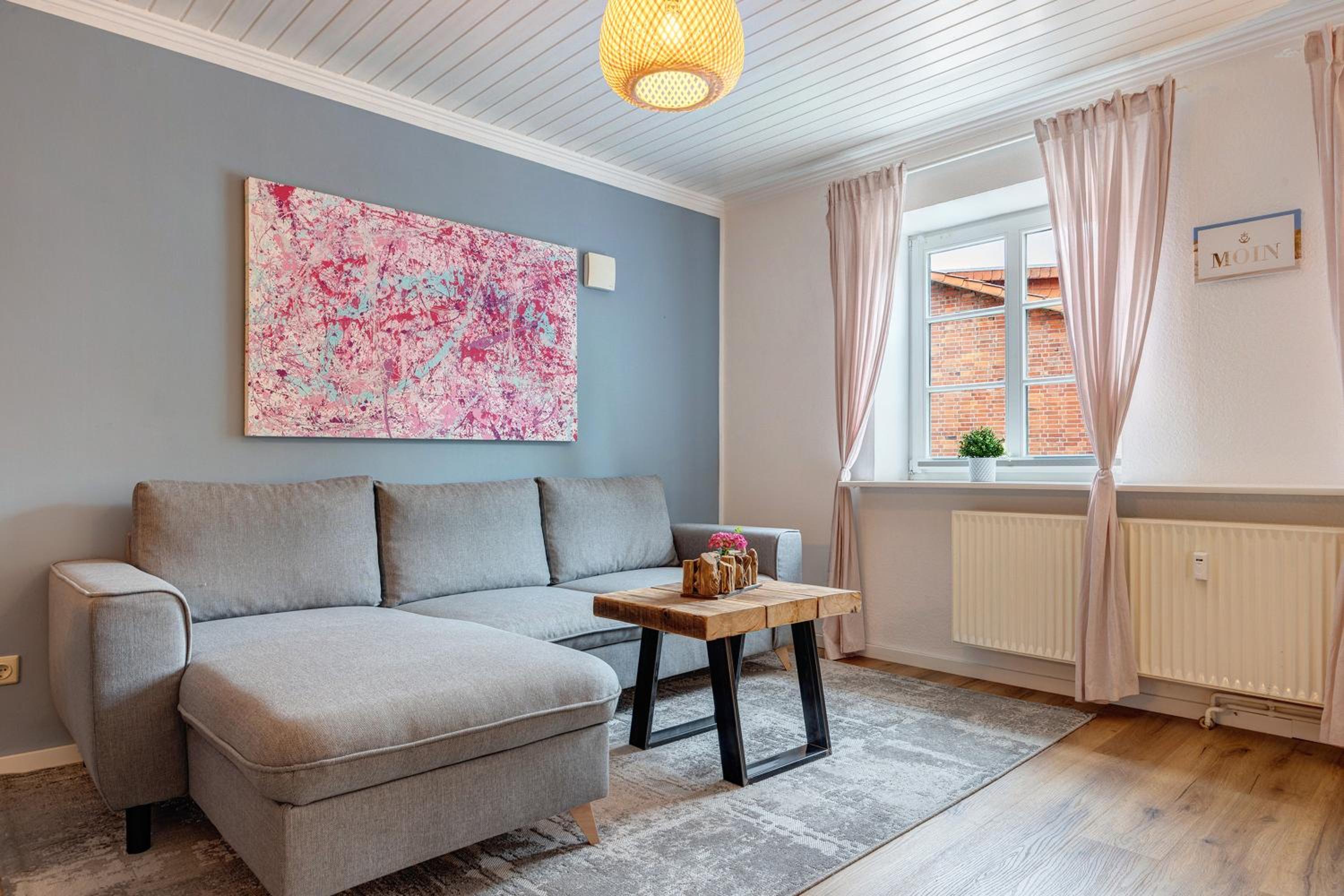 One-Bedroom Apartment with Garden photo 1