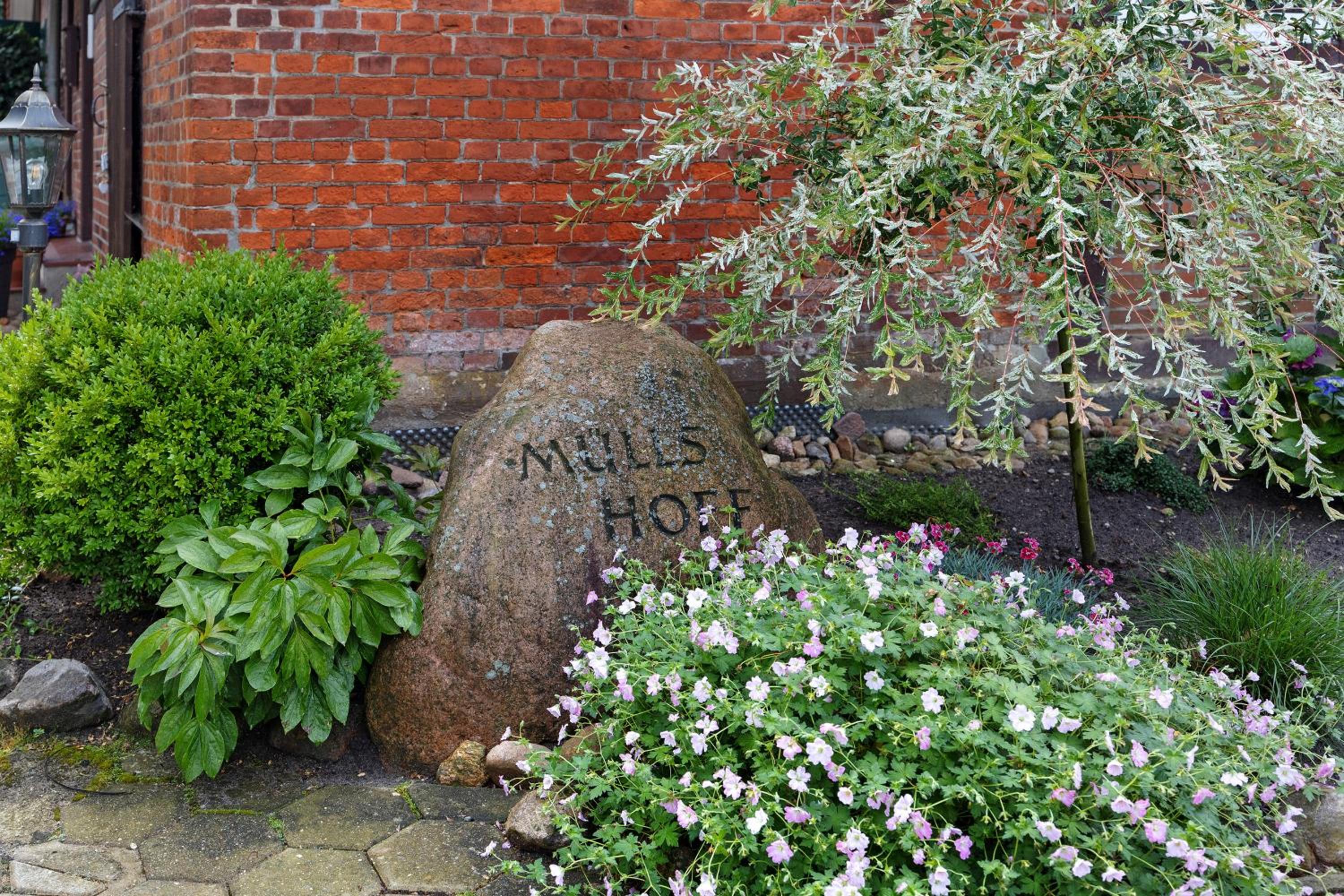 One-Bedroom Apartment with Garden photo 2