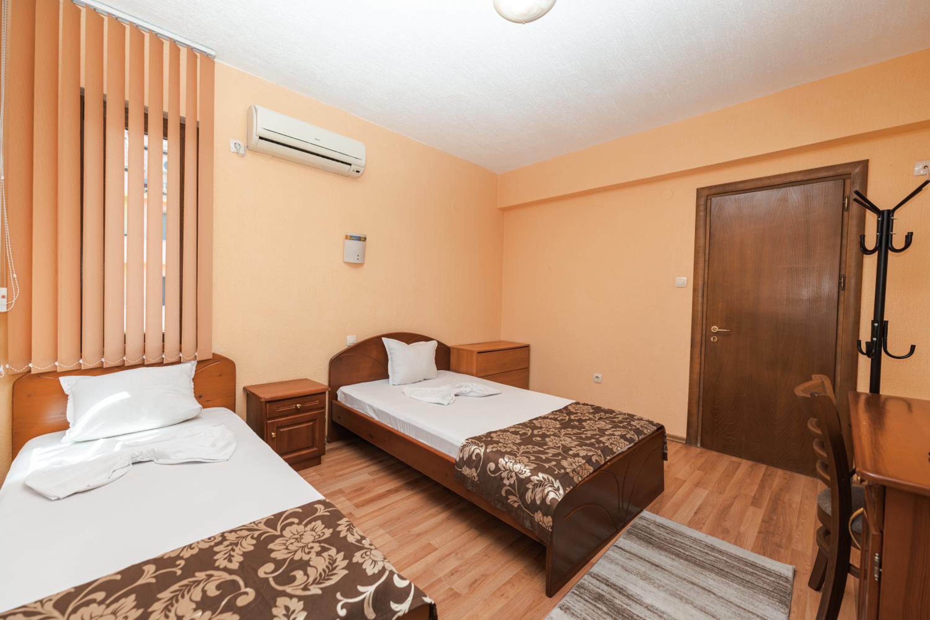Suite with Balcony (4 Adults)