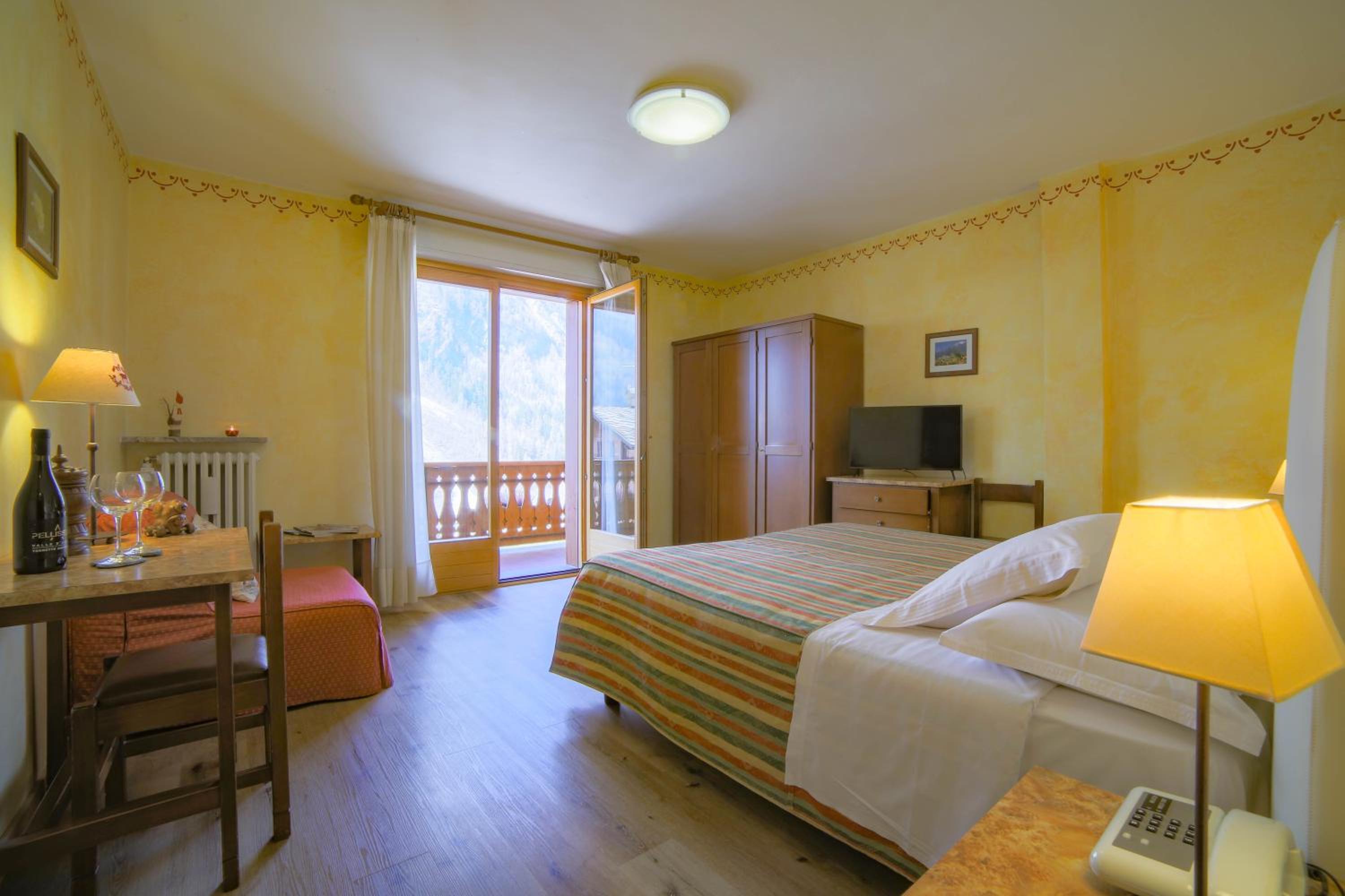 Double Room with Mountain View