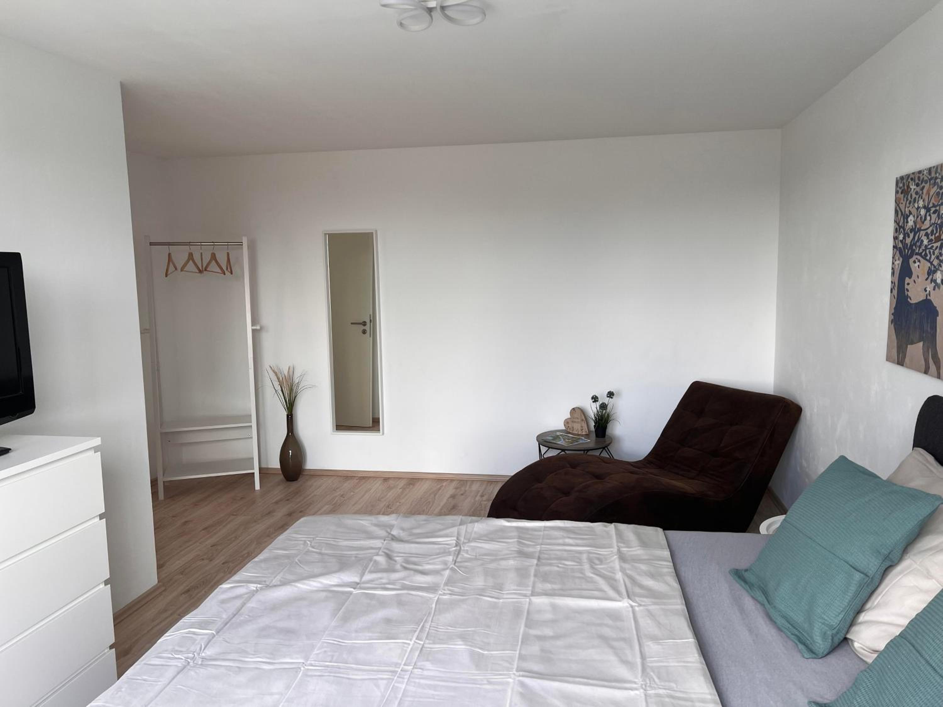 Three-Bedroom Apartment with Bathroom photo 1