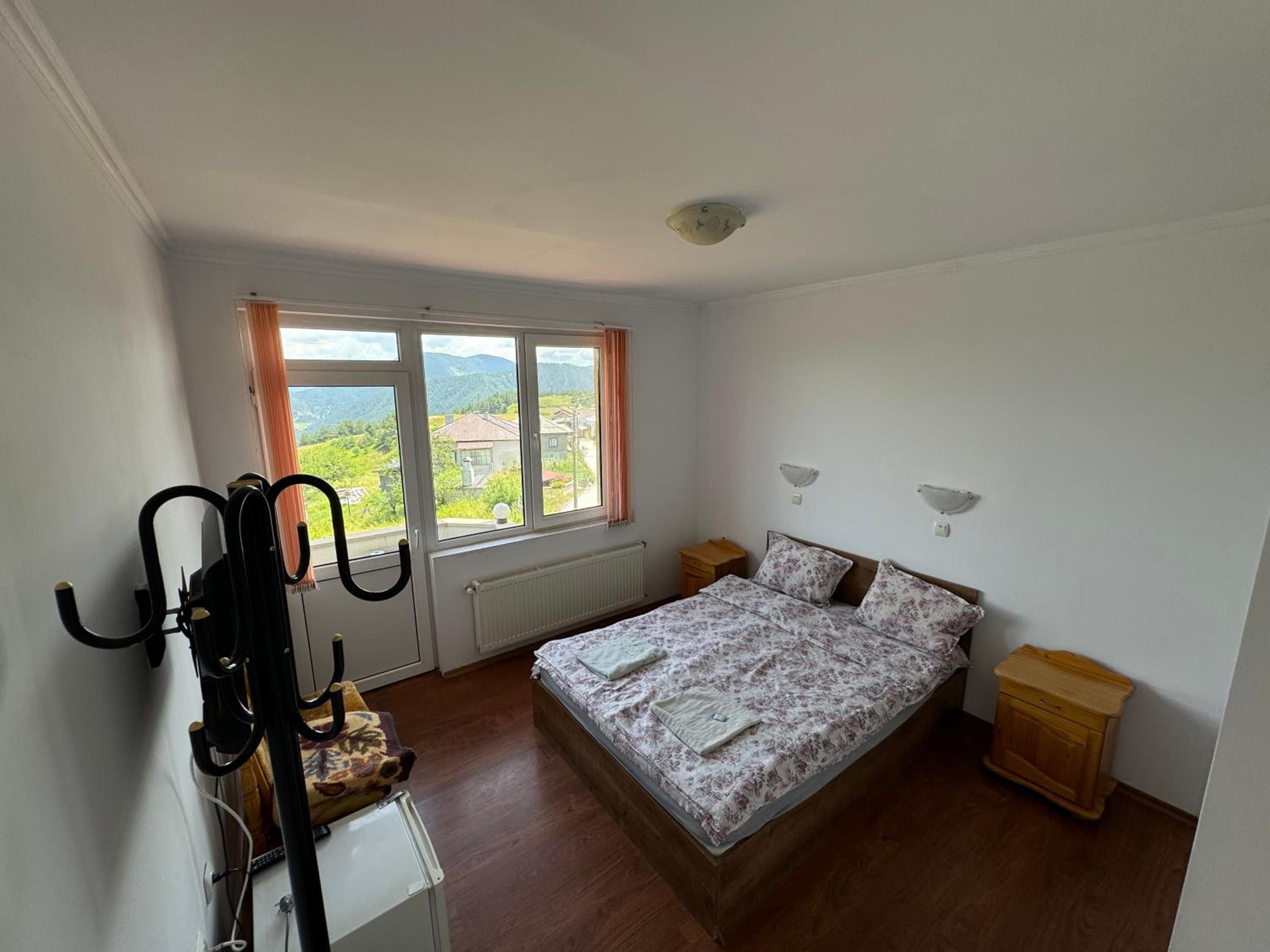 Double or Twin Room with Private Bathroom photo 2