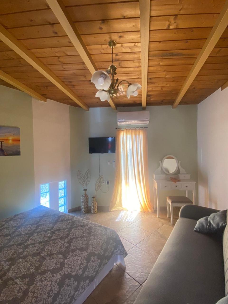 Two-Bedroom House photo 3