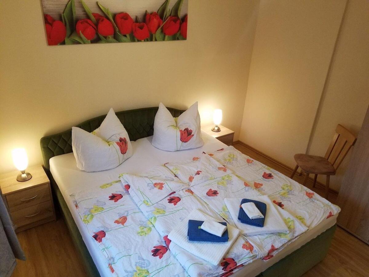 Deluxe One-Bedroom Apartment with Garden View photo 1