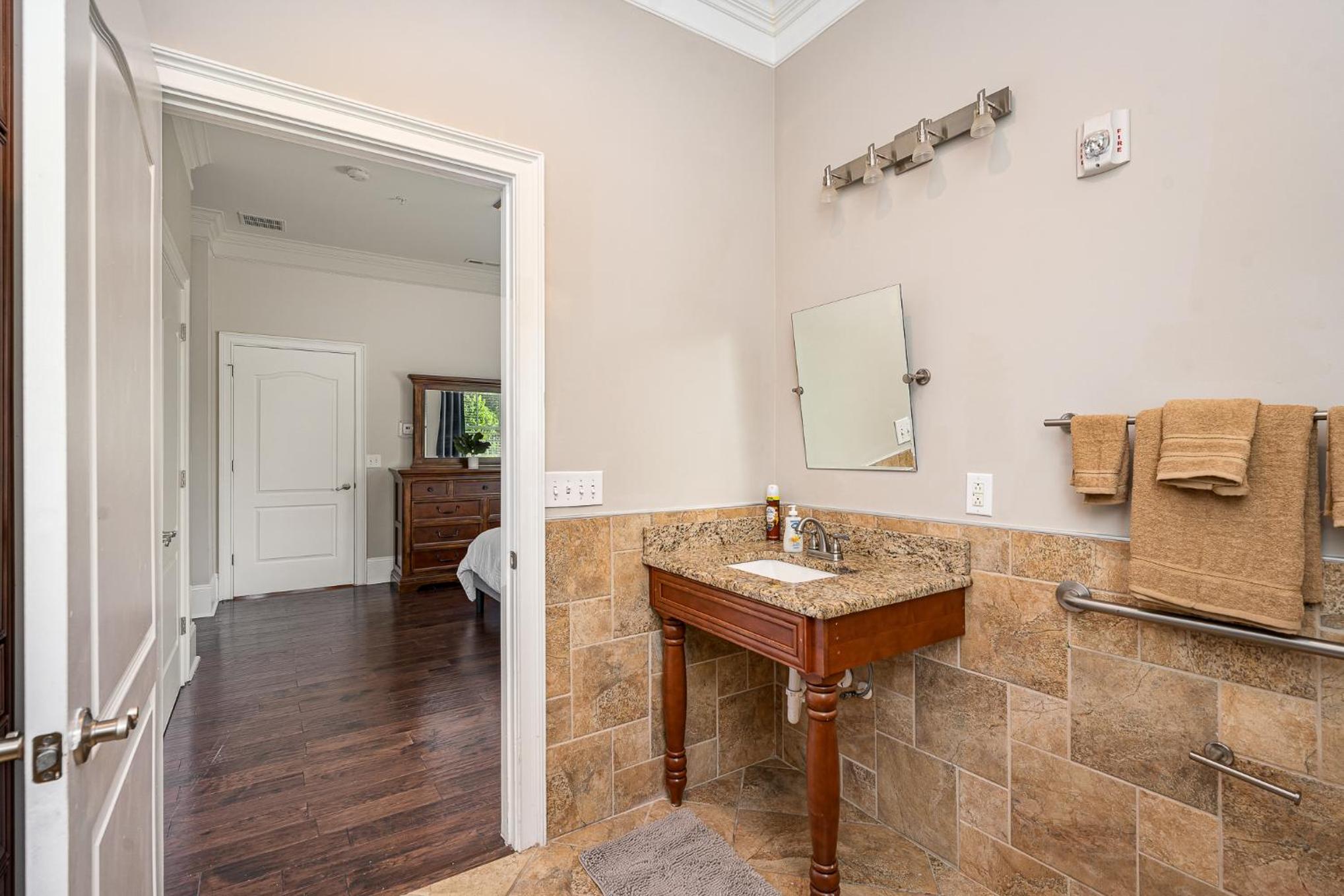 One-Bedroom House photo 3