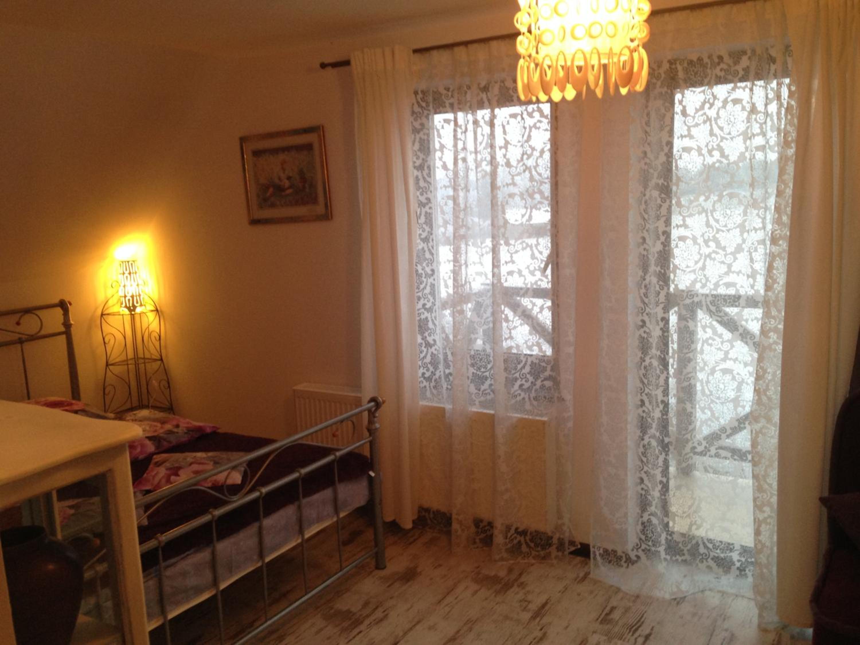 Family Room with Private Bathroom photo 2