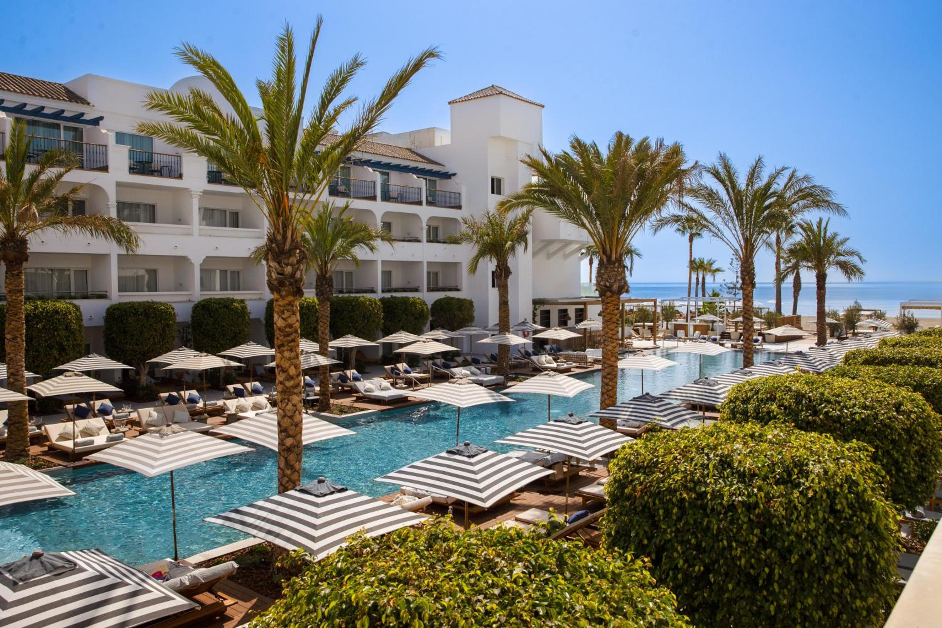Pool and Sea View Deluxe Room - Photo 2