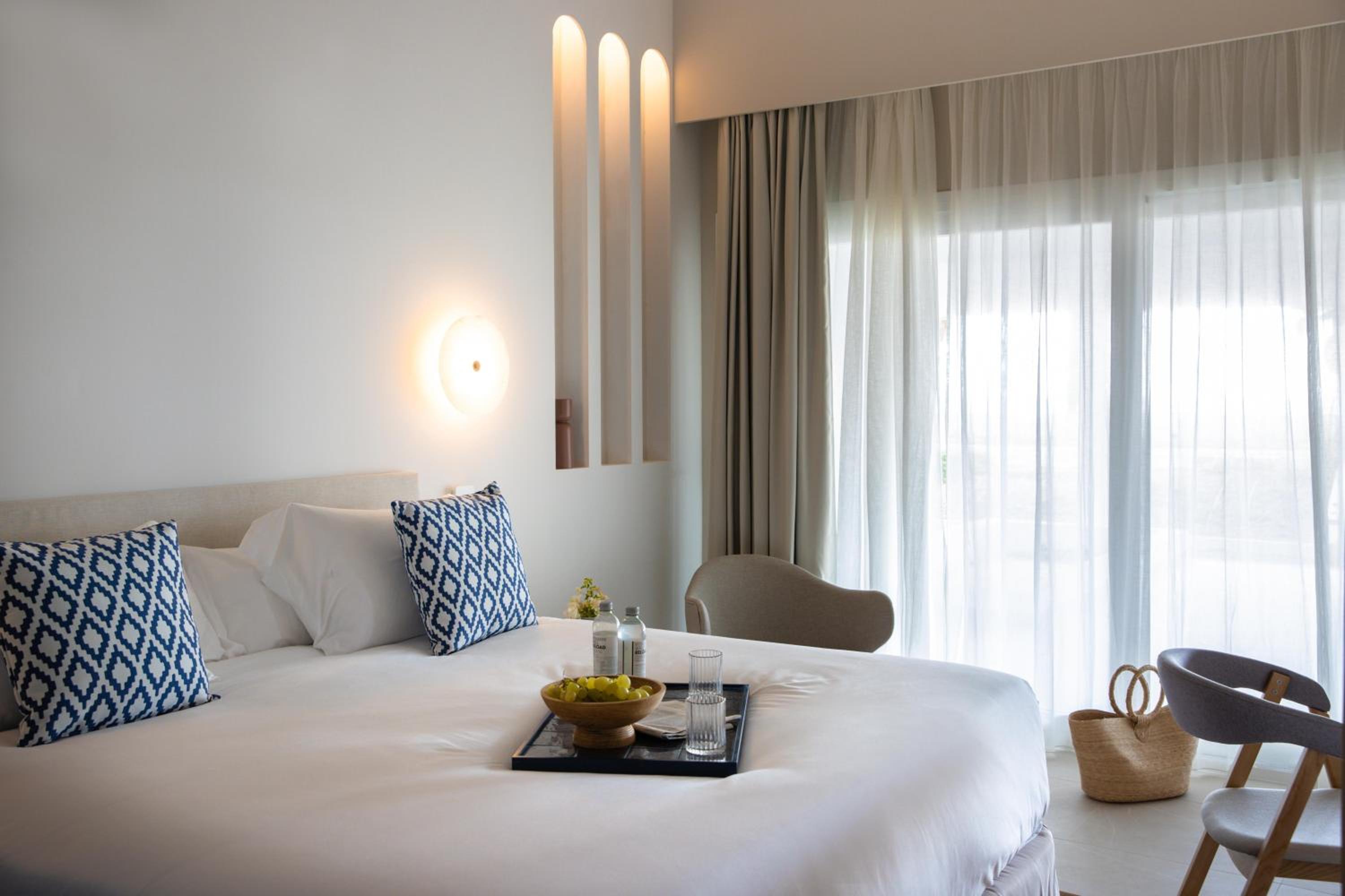 Grand Suite with Private Pool and Garden - Photo 1