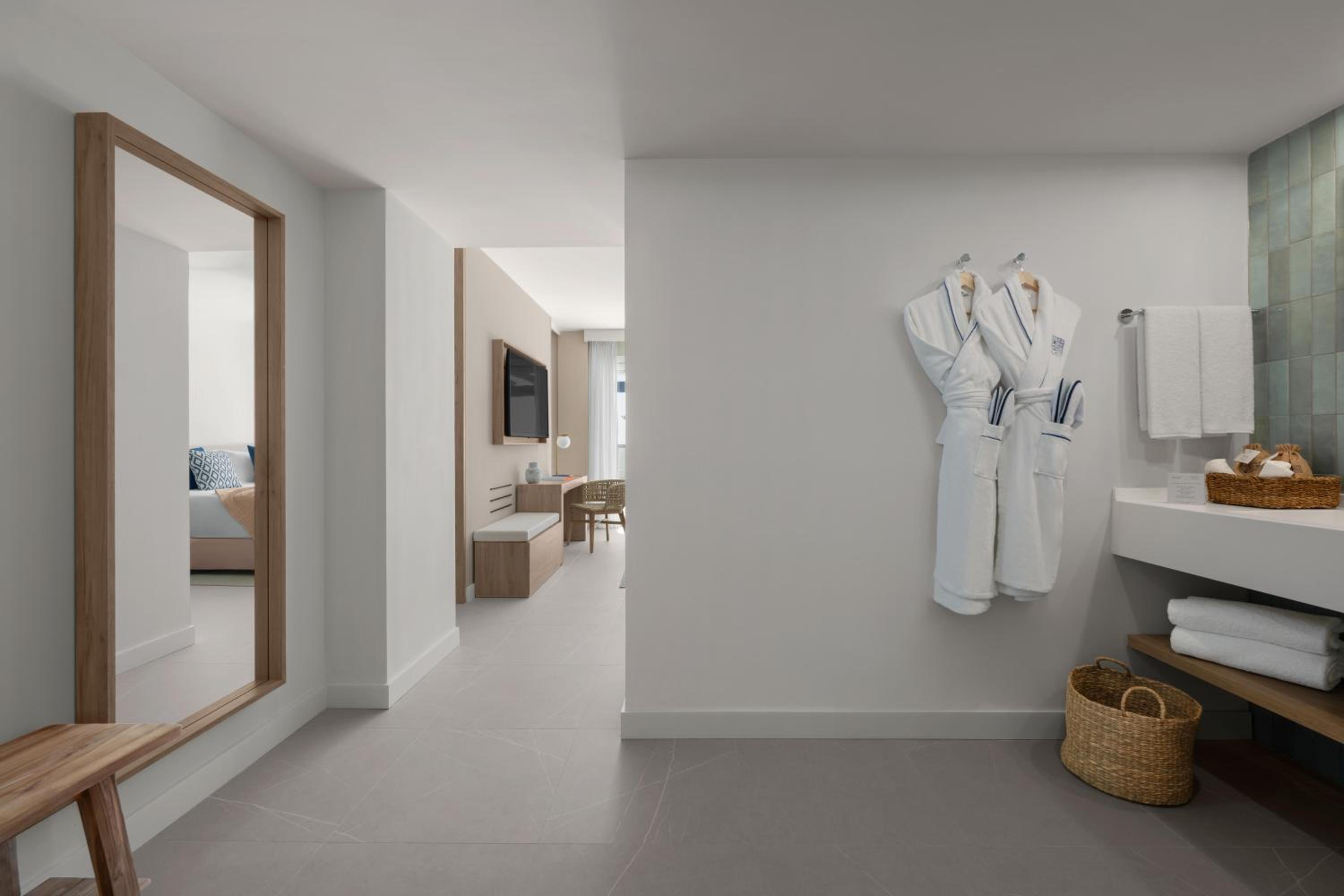 Seascape Suite with Private Pool - Photo 9