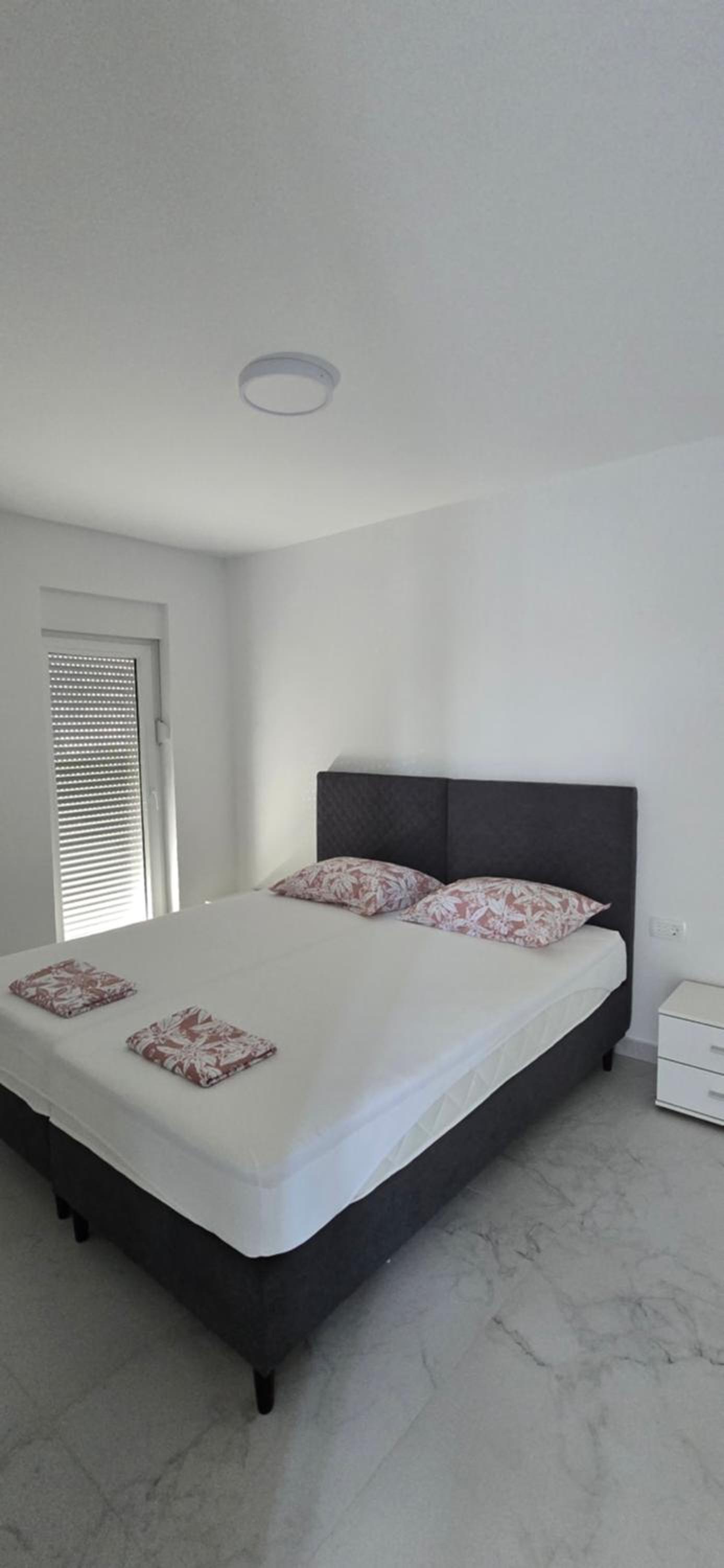 One-Bedroom Apartment with Terrace photo 1