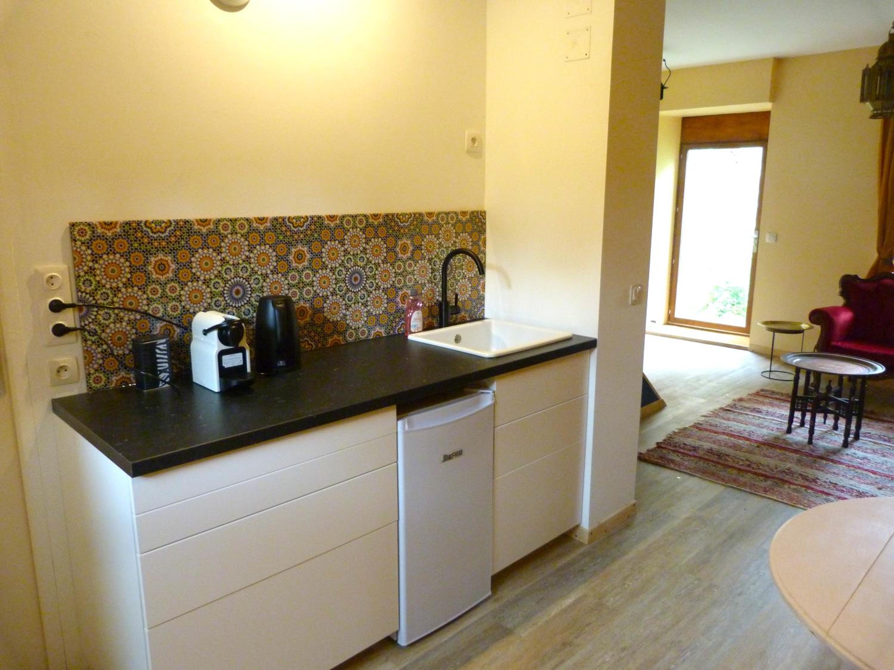 Deluxe King Suite photo 2