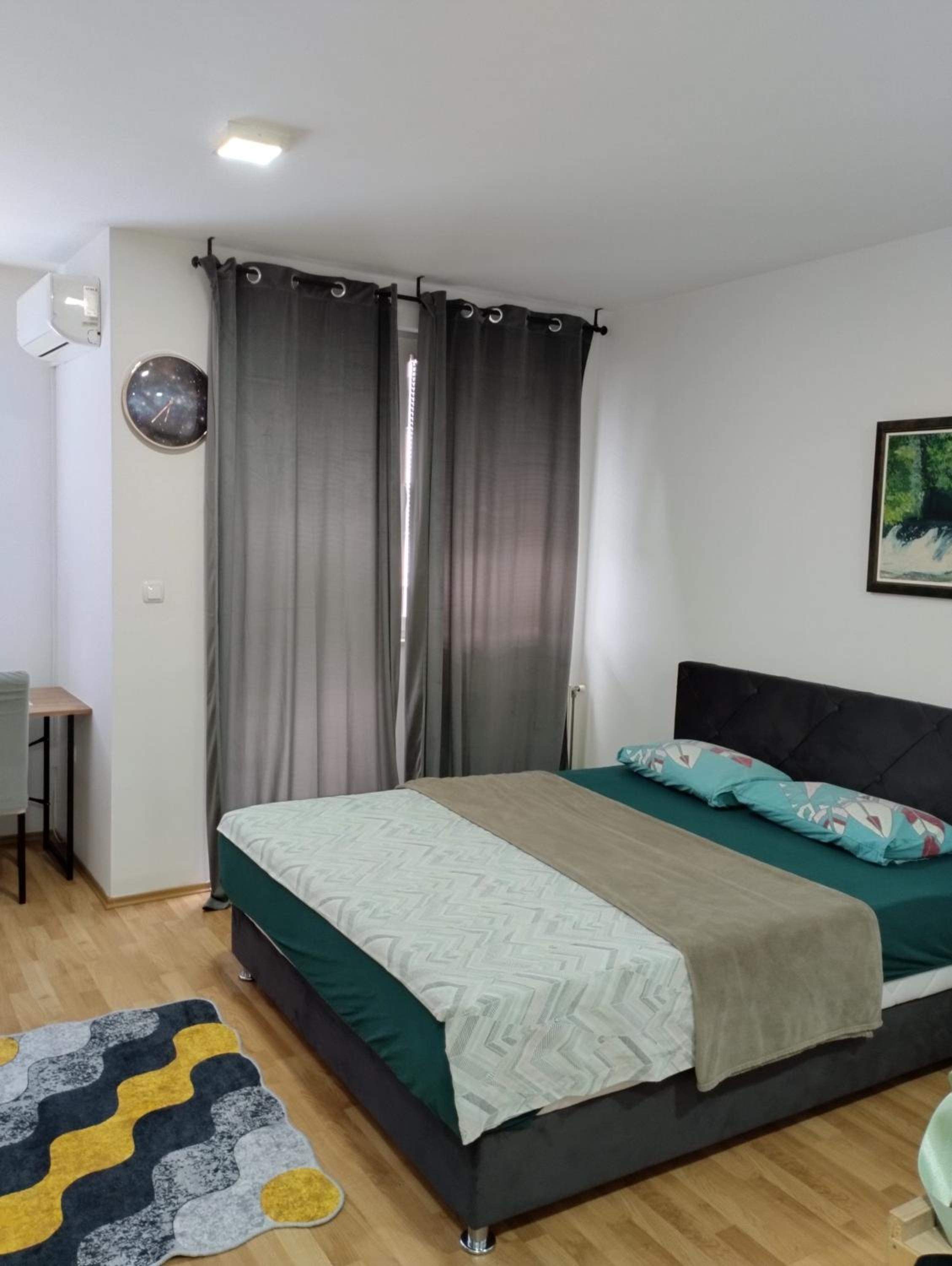Apartment photo 2