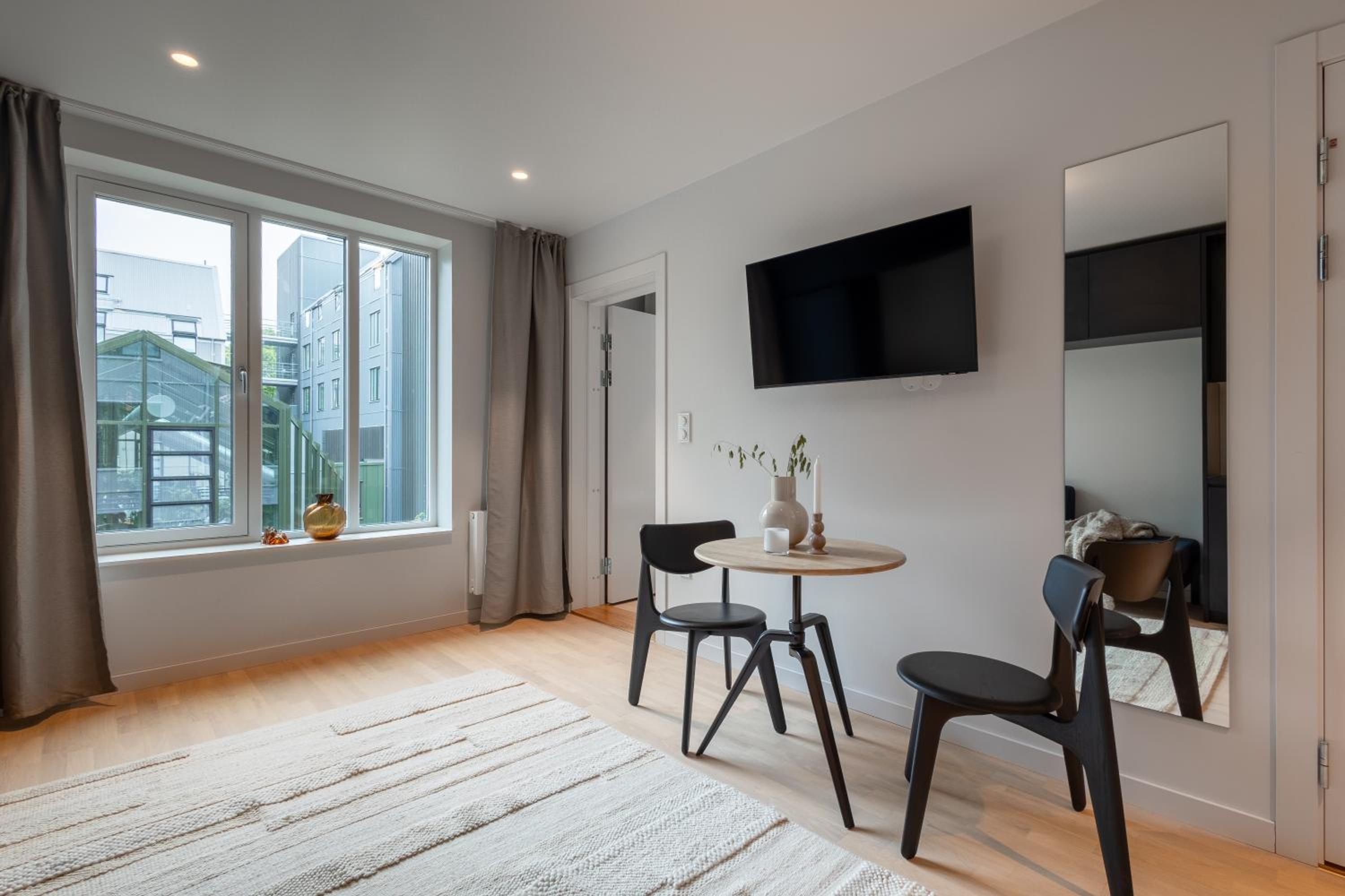 Executive Apartment thumbnail 6