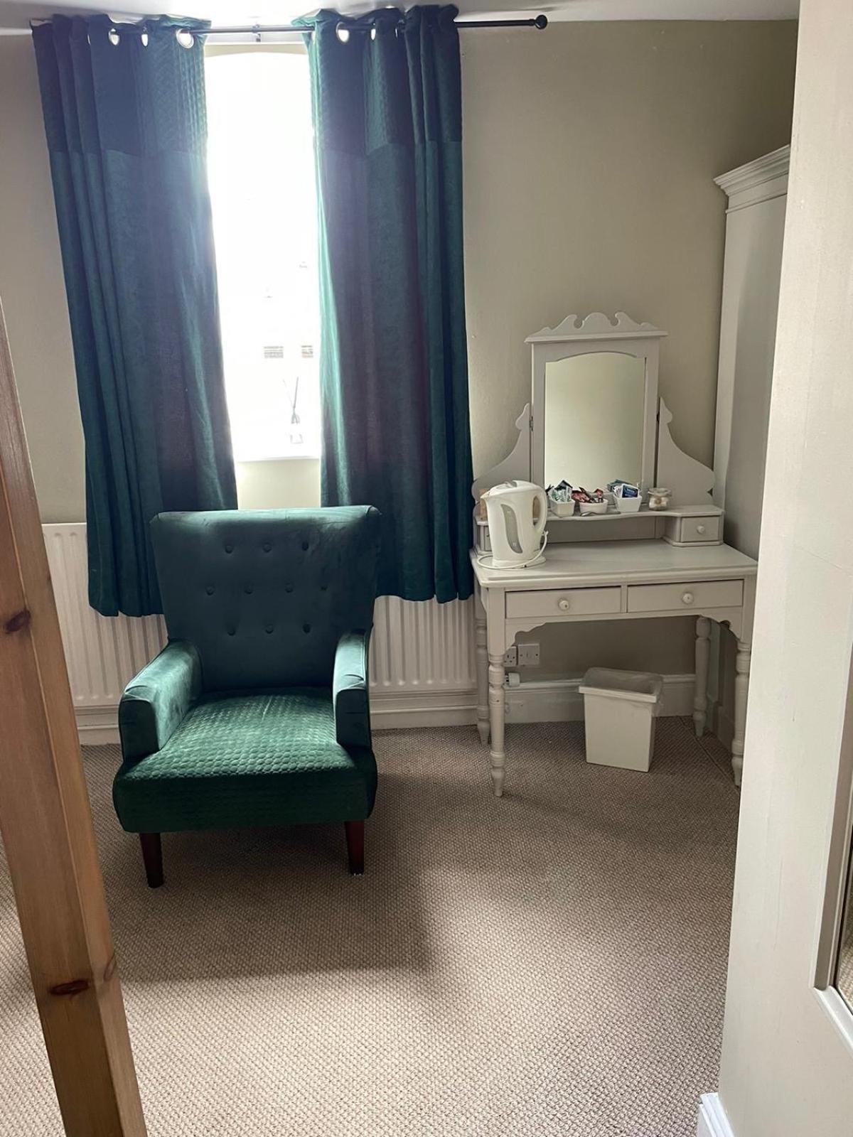 Deluxe King Room photo 3