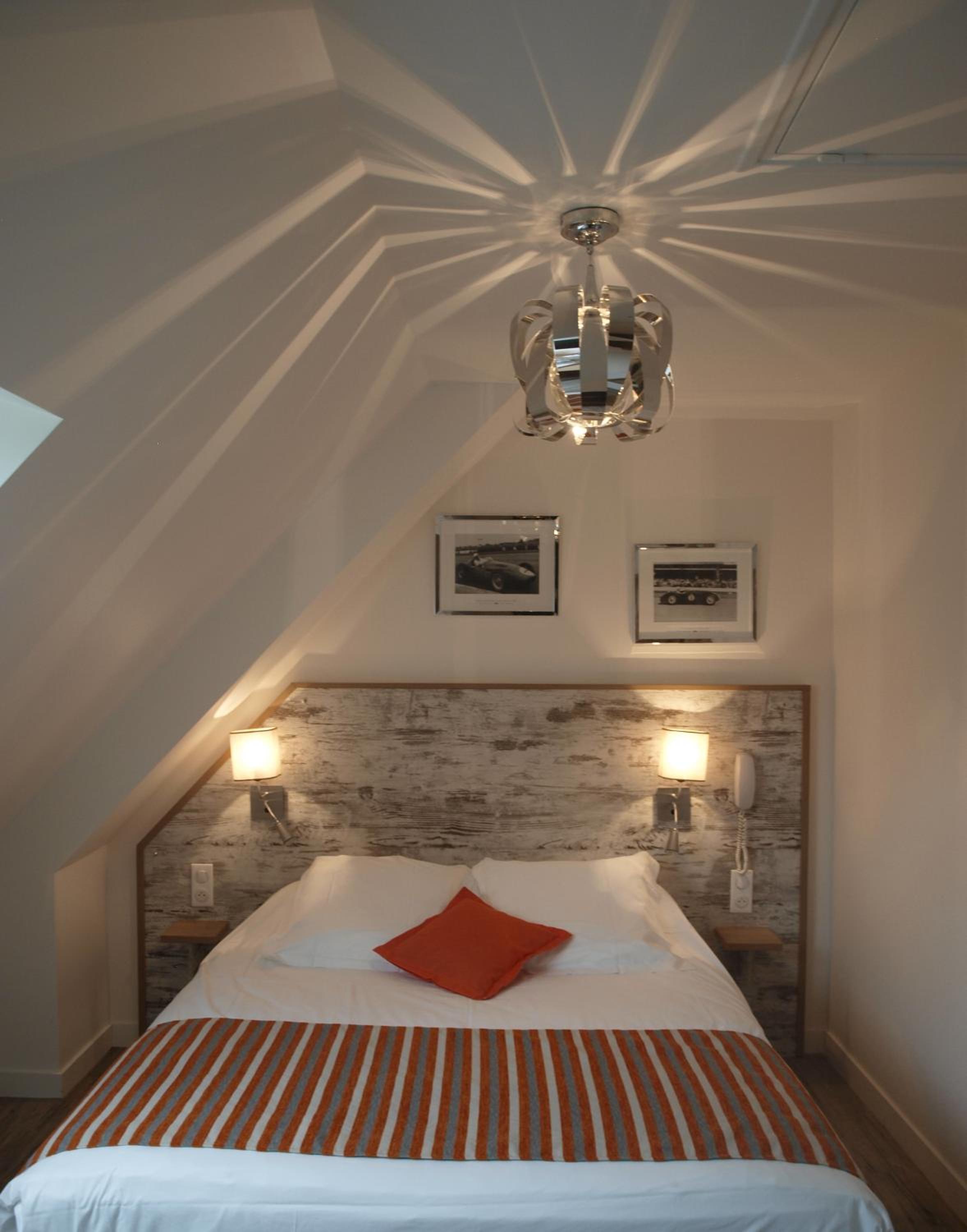 Double Room Street Side photo 1