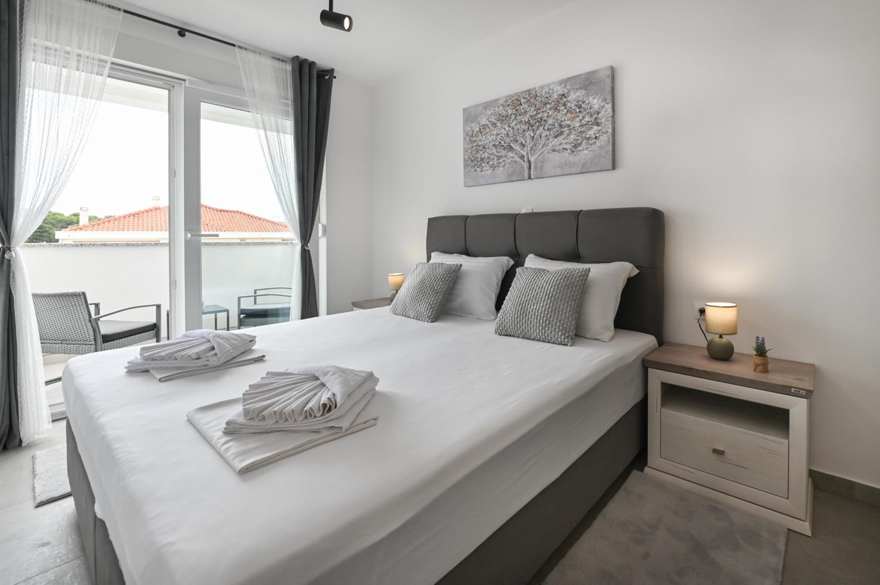 Two-Bedroom Apartment with Terrace photo 3