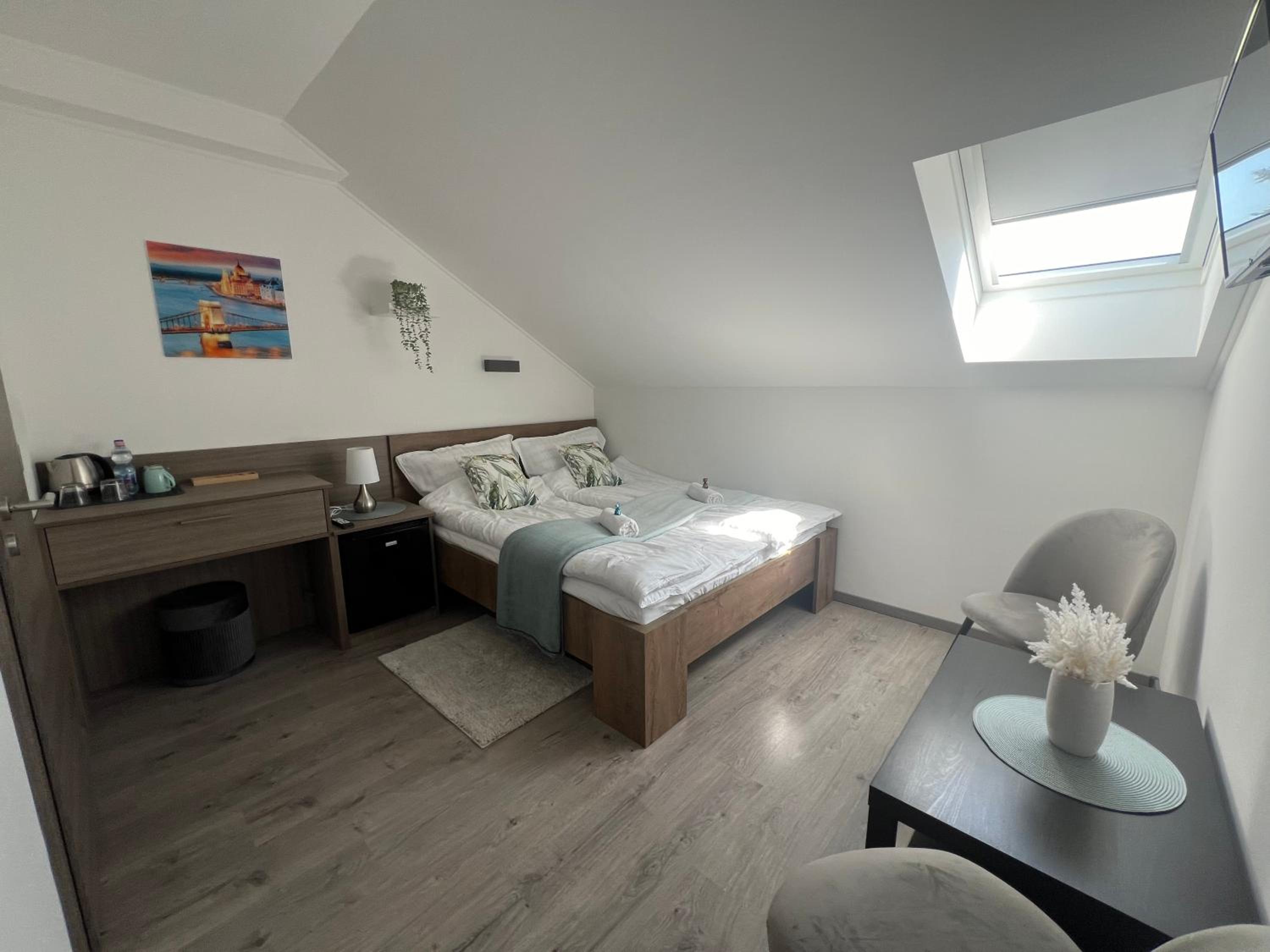 Standard Queen Room photo 1