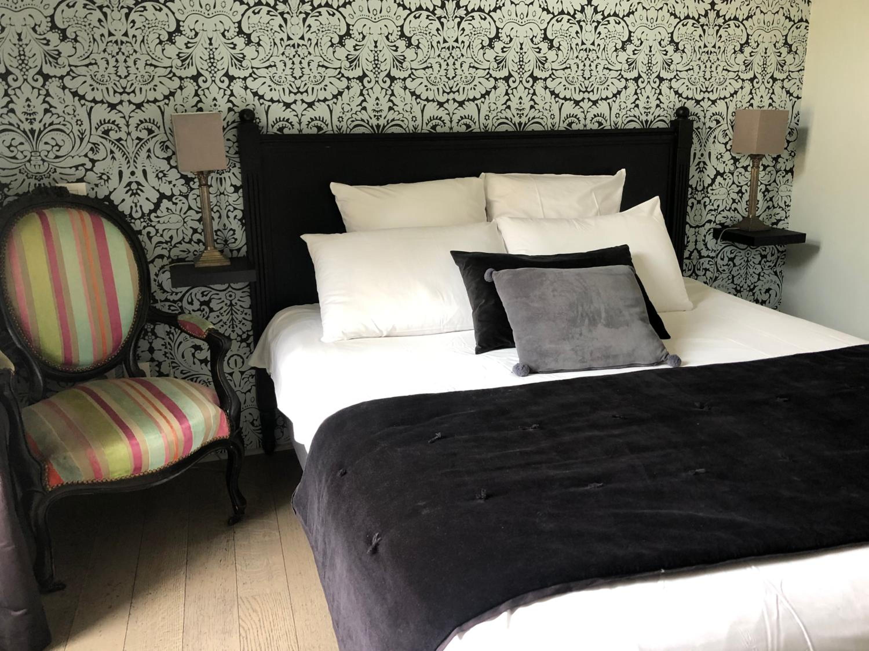 Suite - Photo 5