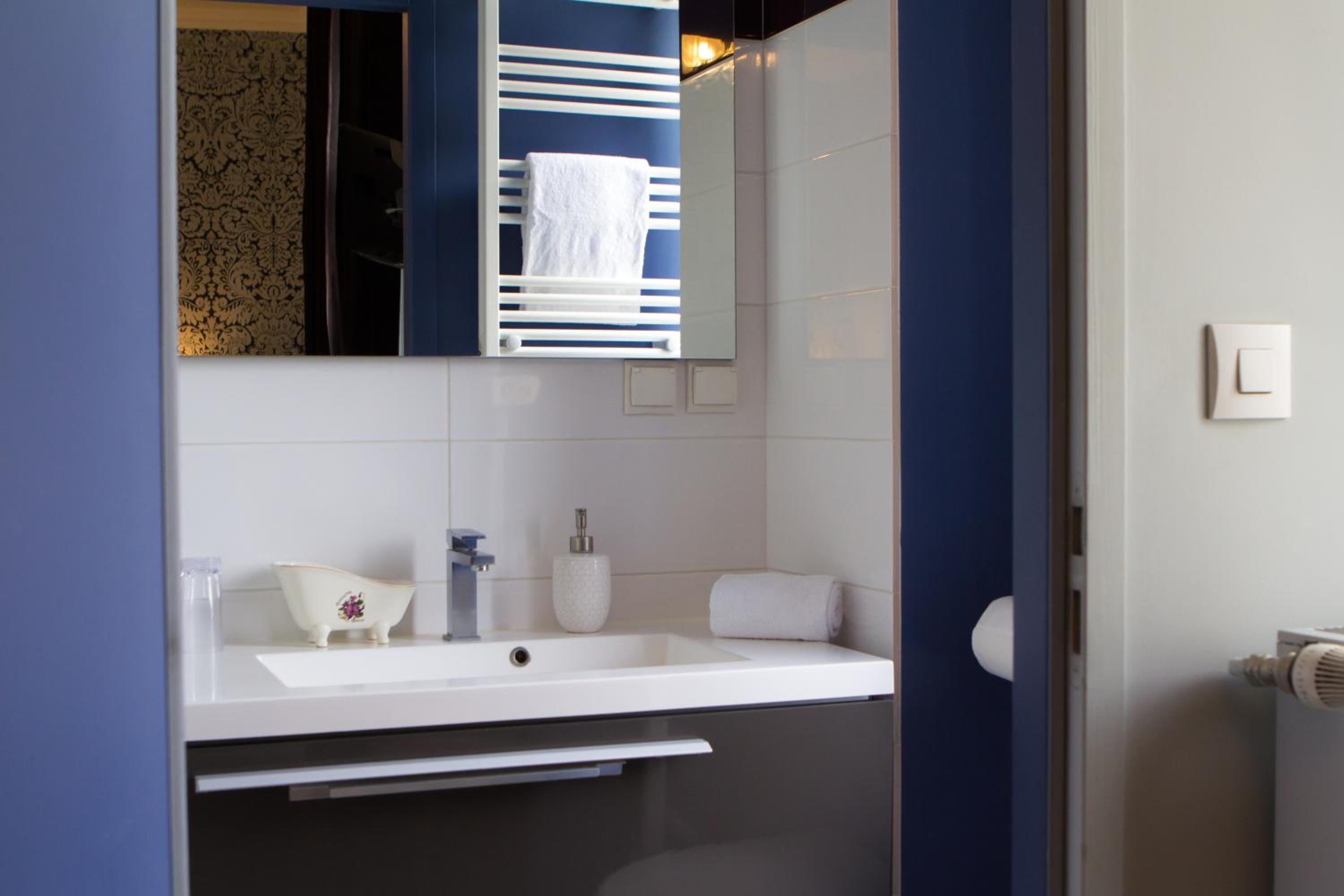 Suite - Photo 2