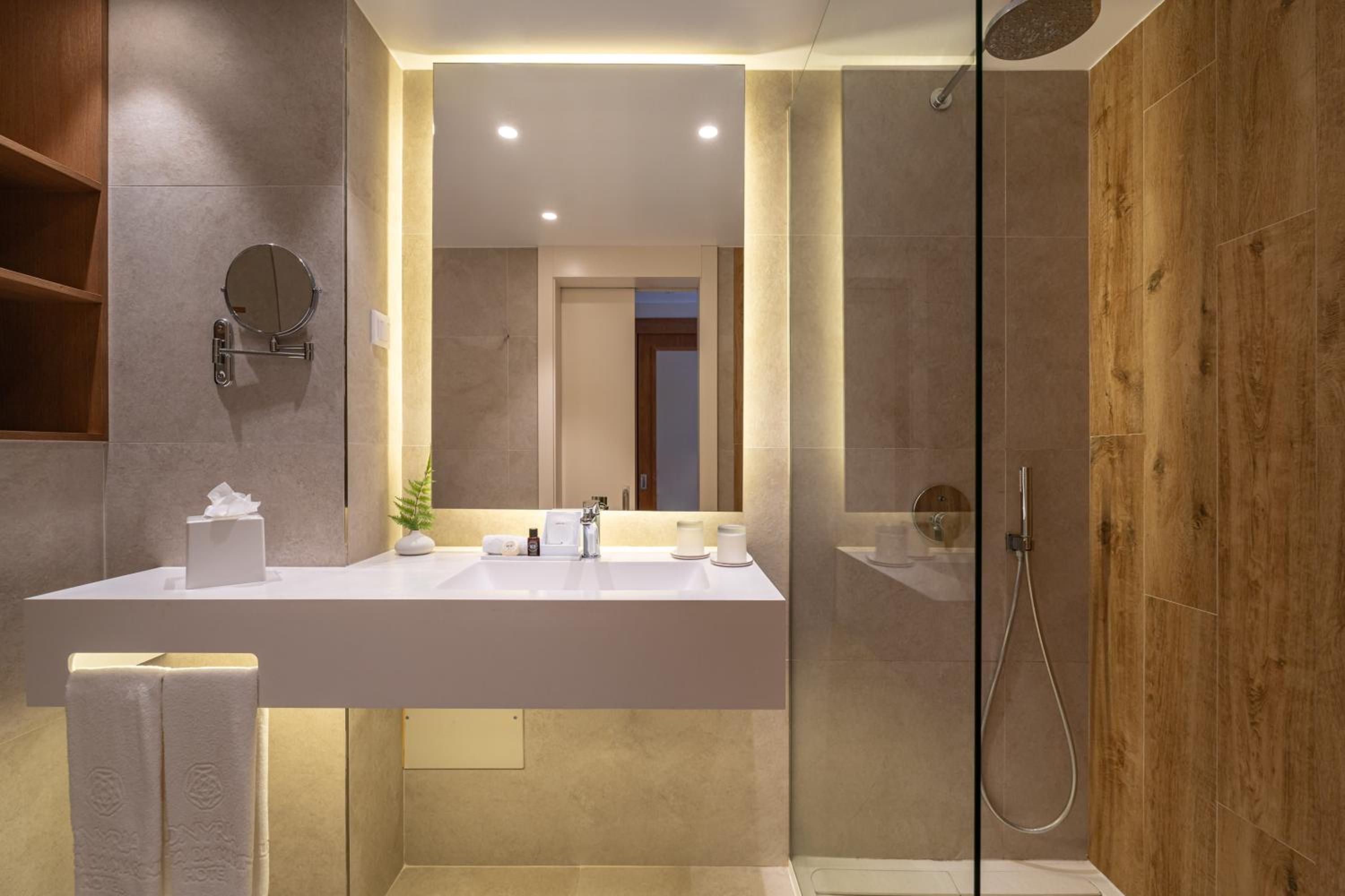Superior Double or Twin Room - Photo 4