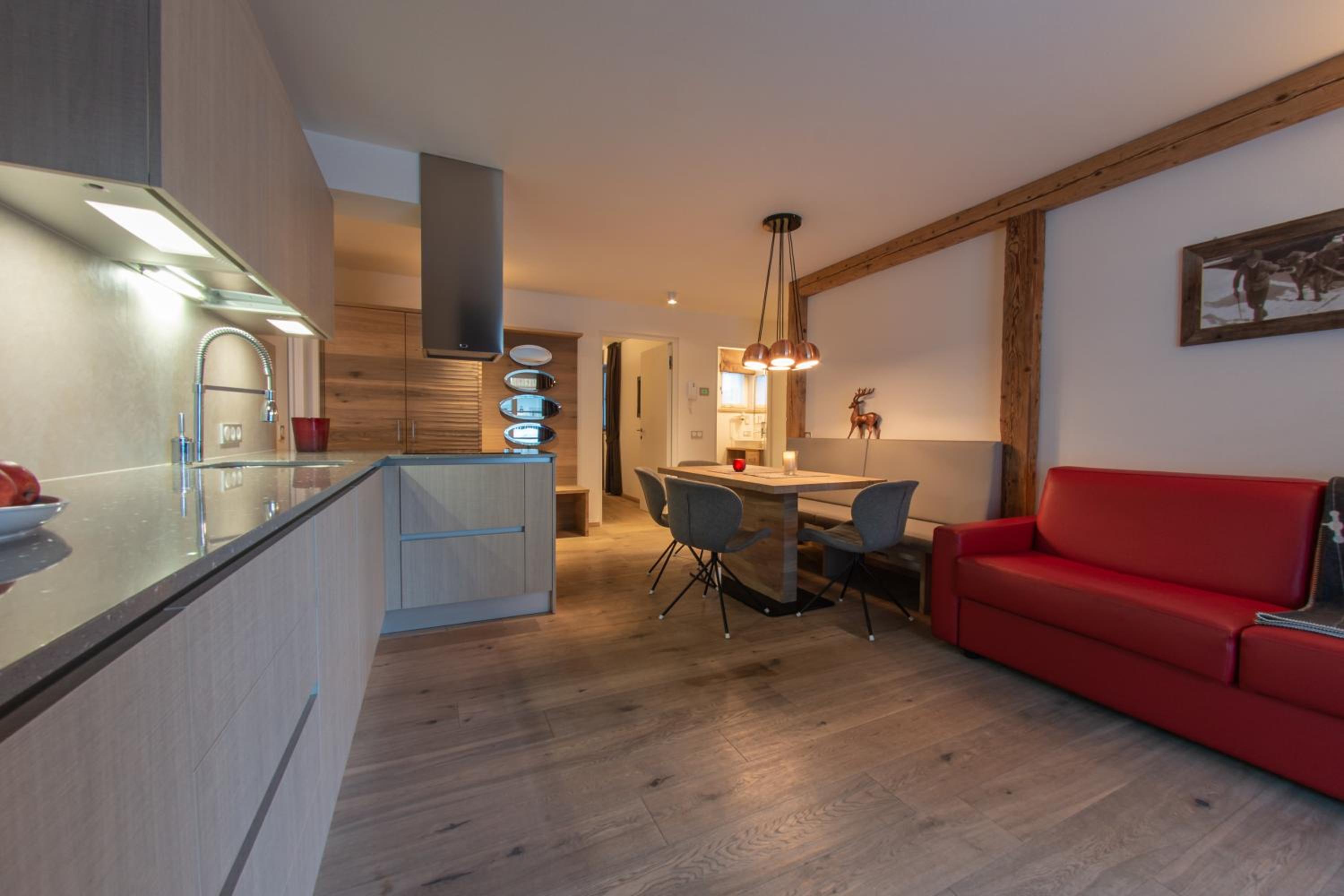 Deluxe Apartment with Garden Access (6 Adults)