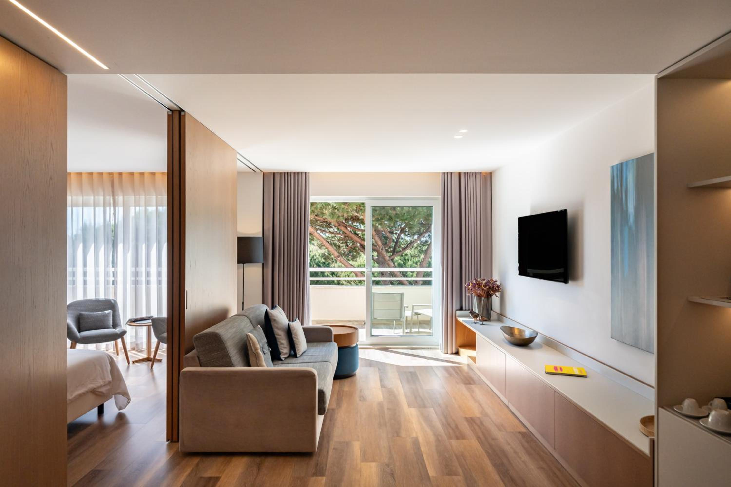 Superior Suite - Photo 2