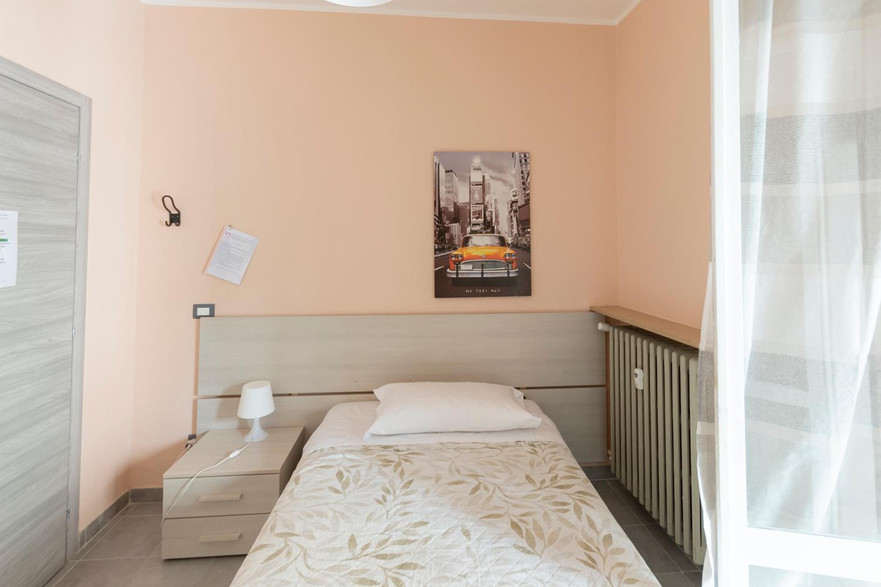 Large Single Room photo 3