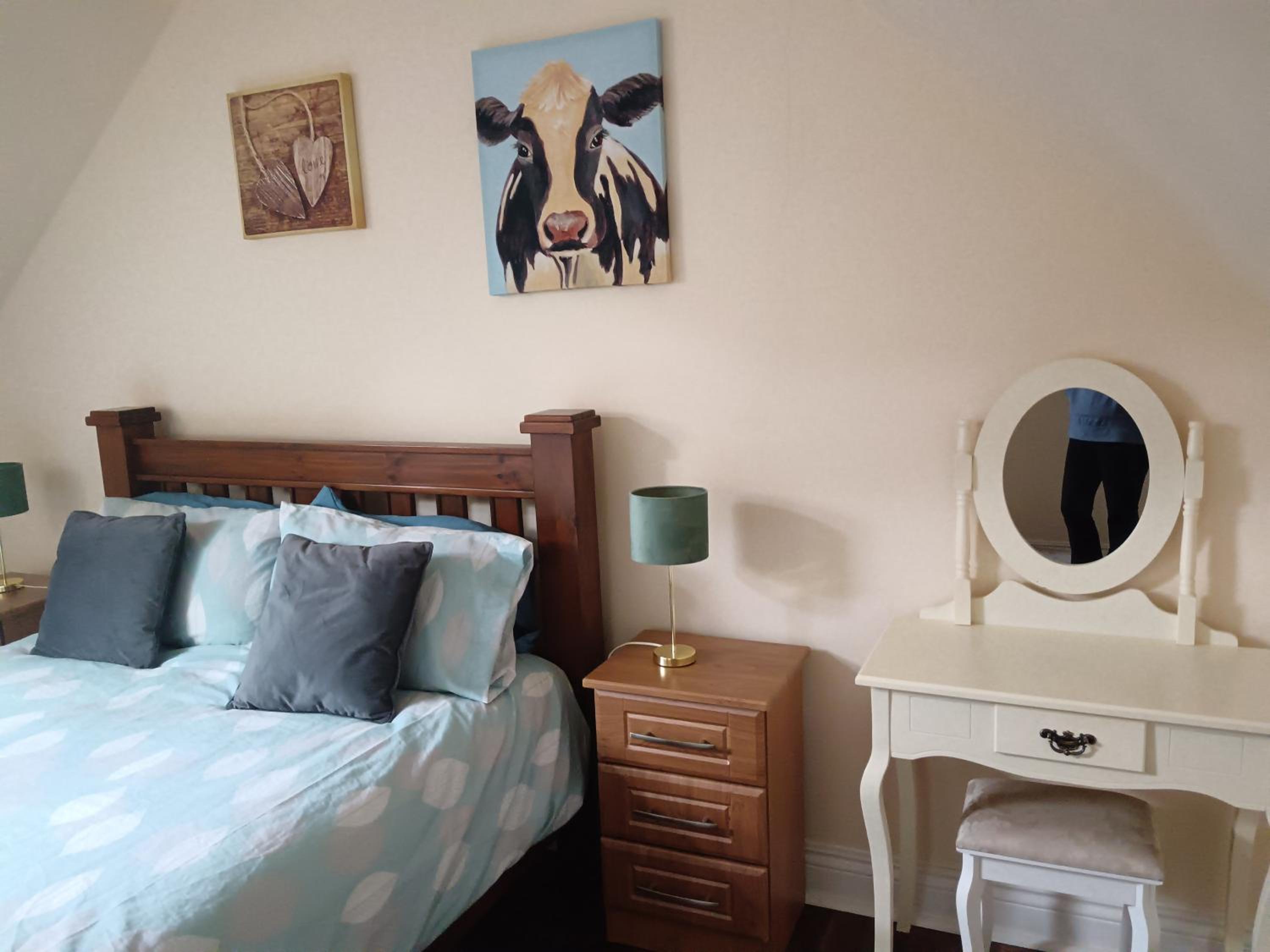 One-Bedroom Apartment - Photo 3