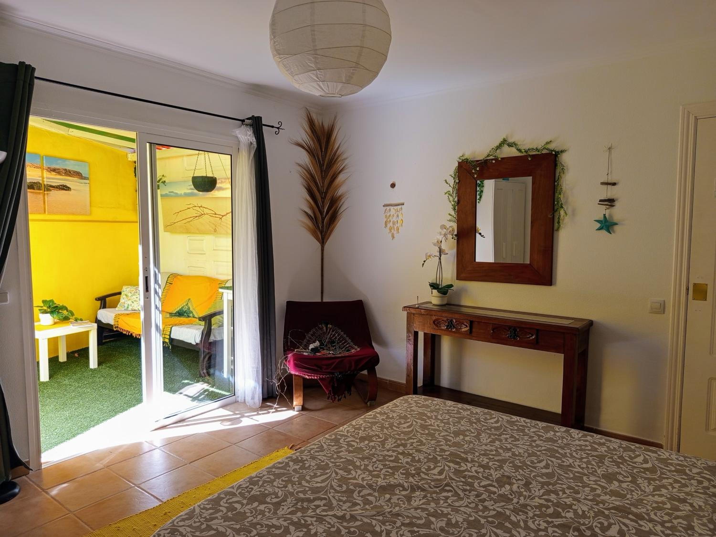 Habitación Doble con Baño Privado y Terraza
